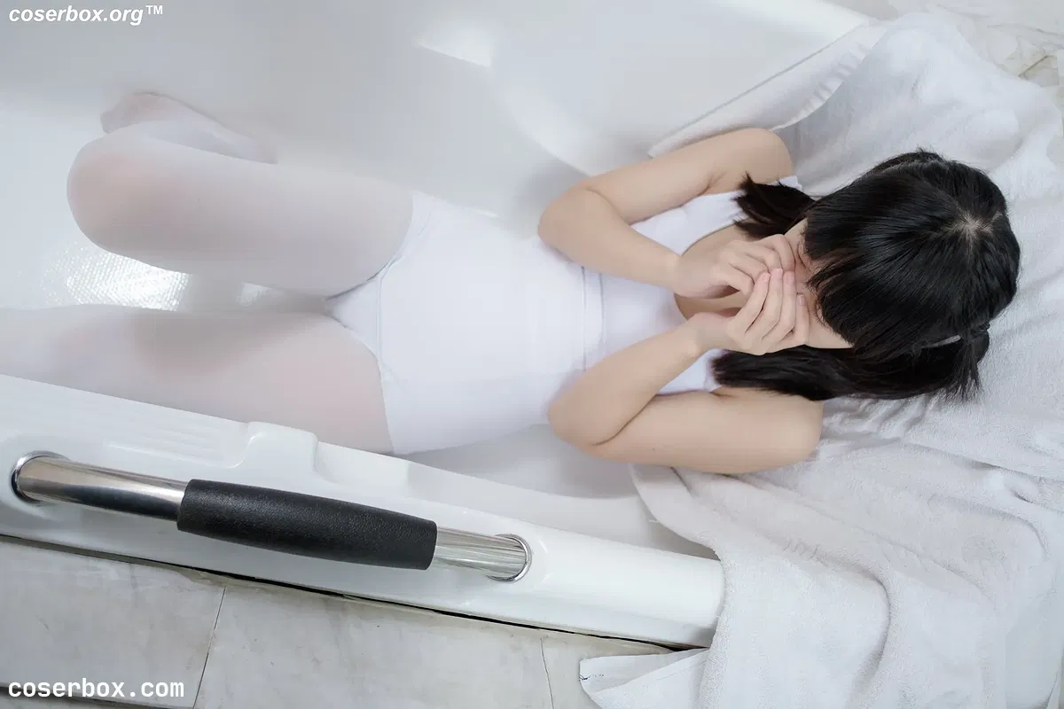 阿诺不是施瓦辛戈 NO.013 白色死库水浴缸 - 1