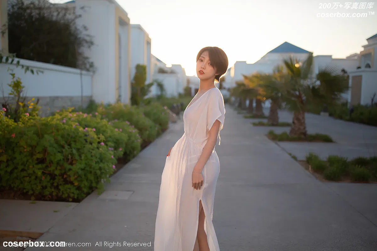 [Xiuren秀人网]2020.08.04 NO.2405 冯木木IRIS[82+1P／770MB] - 2