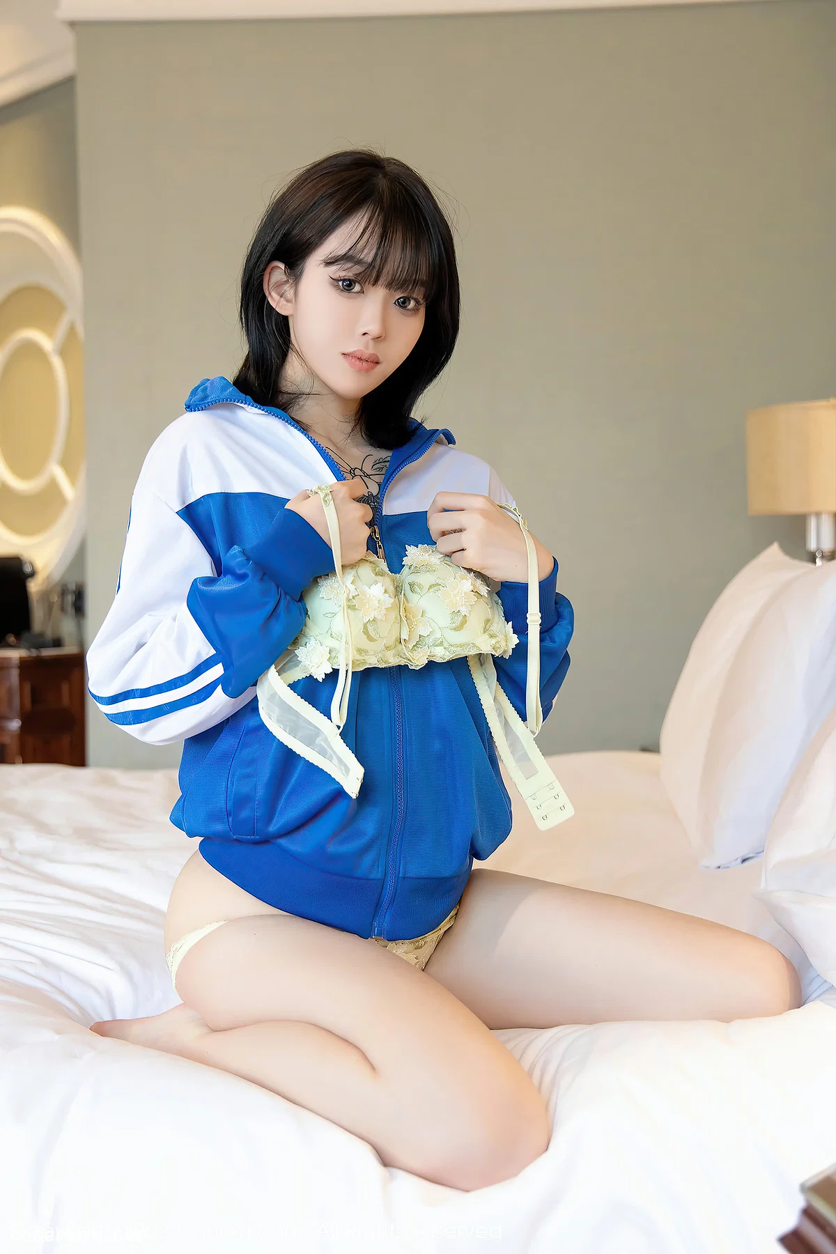 [Xiuren秀人网]2022.04.08 NO.4838 奶瓶.[70+1P／682MB] - 2