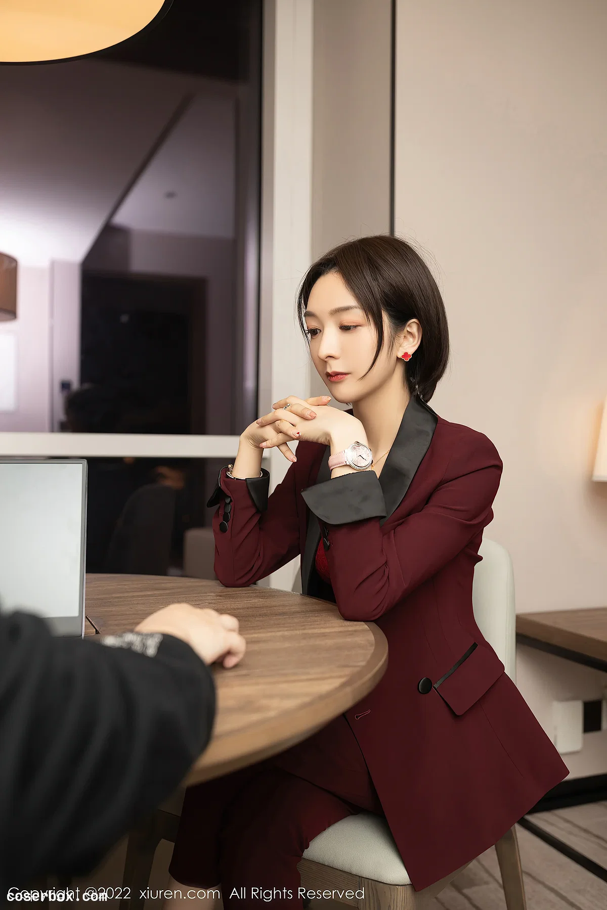 [XiuRen秀人网] 2022.06.07 No.5111 Angela00 OL美腿[73P704MB] - 2