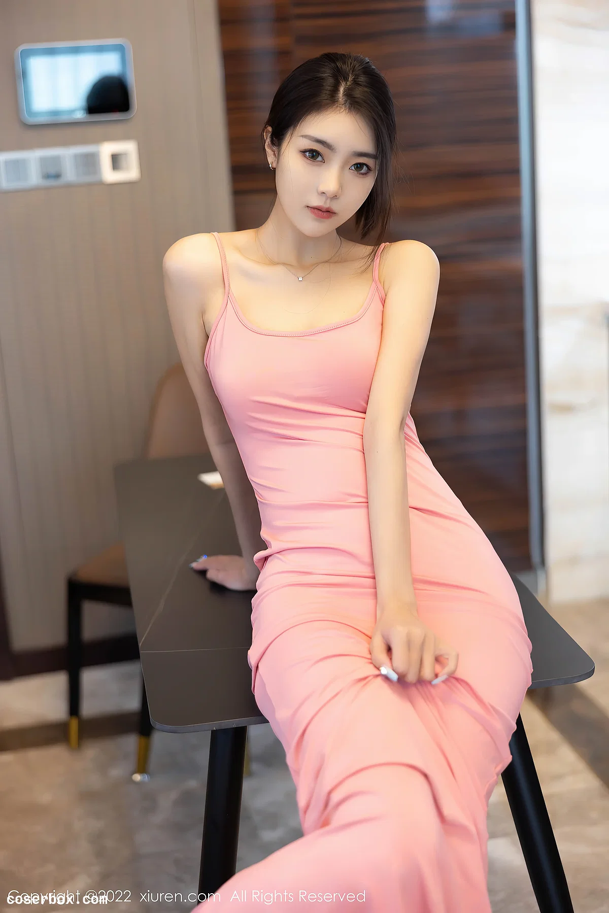 [XIUREN秀人网] 2022.04.28 NO.4940 可樂Vicky [51P-473MB] - 2