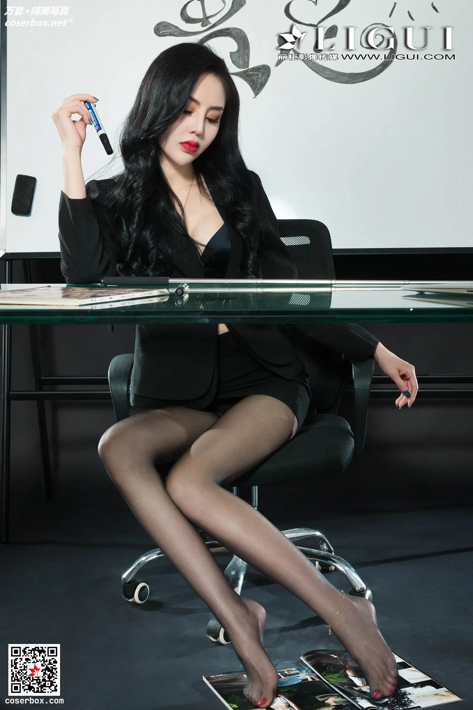 [Ligui丽柜] 2018.12.10 NO.297 网络丽人 Model 凉儿 [100P]