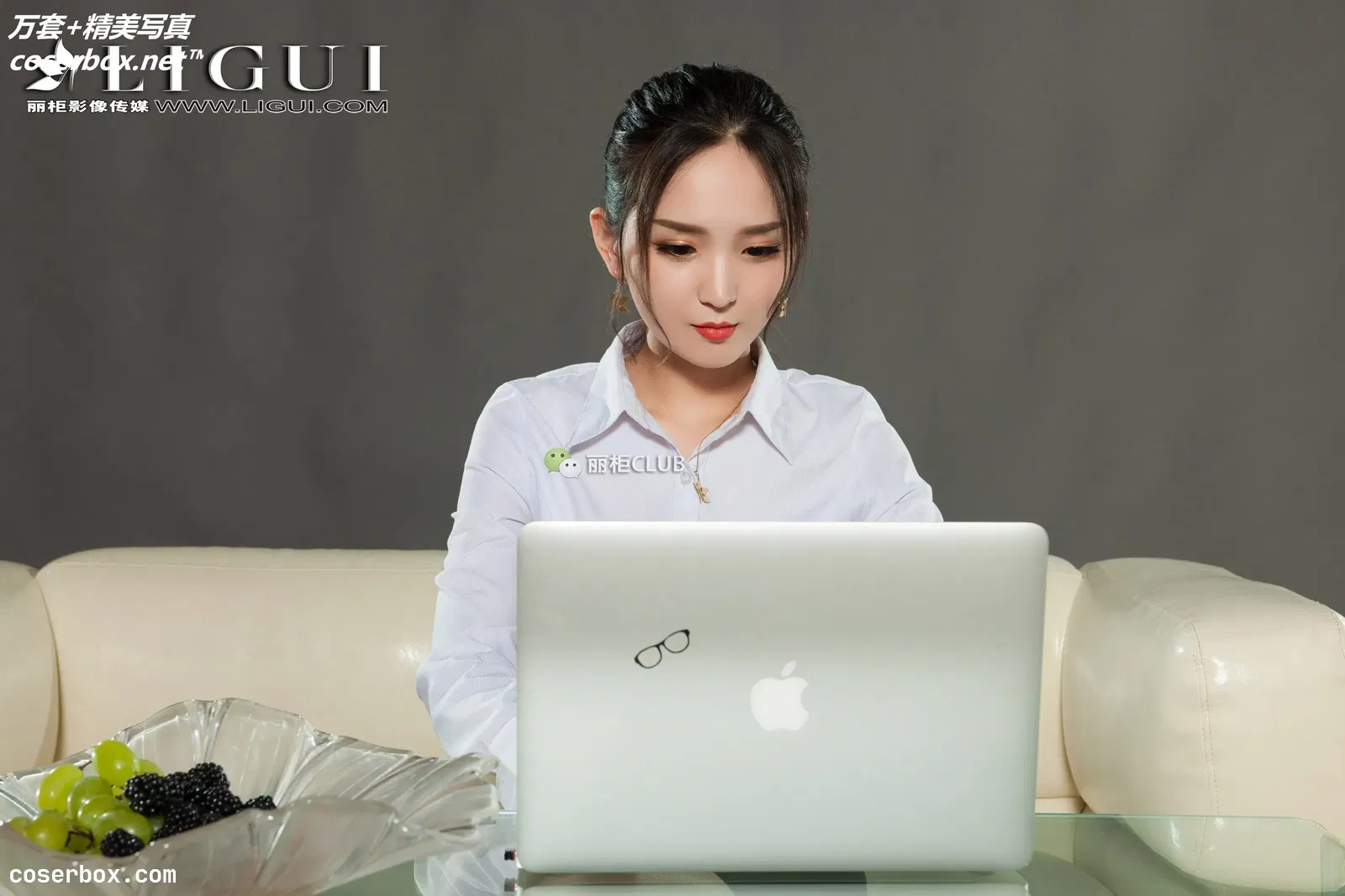 [Ligui丽柜] 2018.08.08 NO.239 网络丽人 Model 小戈&雪糕 [69P-29M]