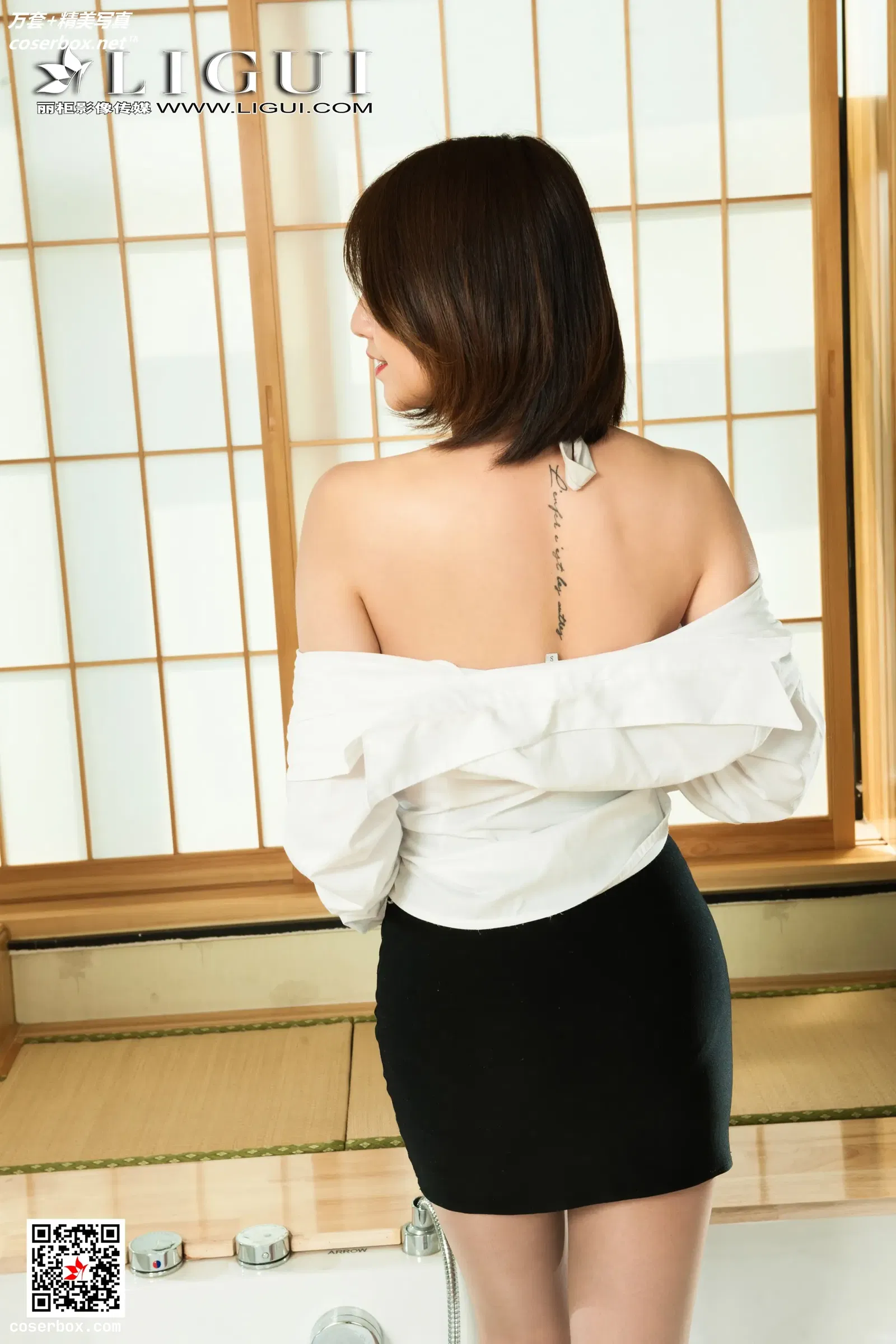 [Ligui丽柜] 2021.09.06 NO.915 Model《香浴名莲》獭獭 [59P-84MB]