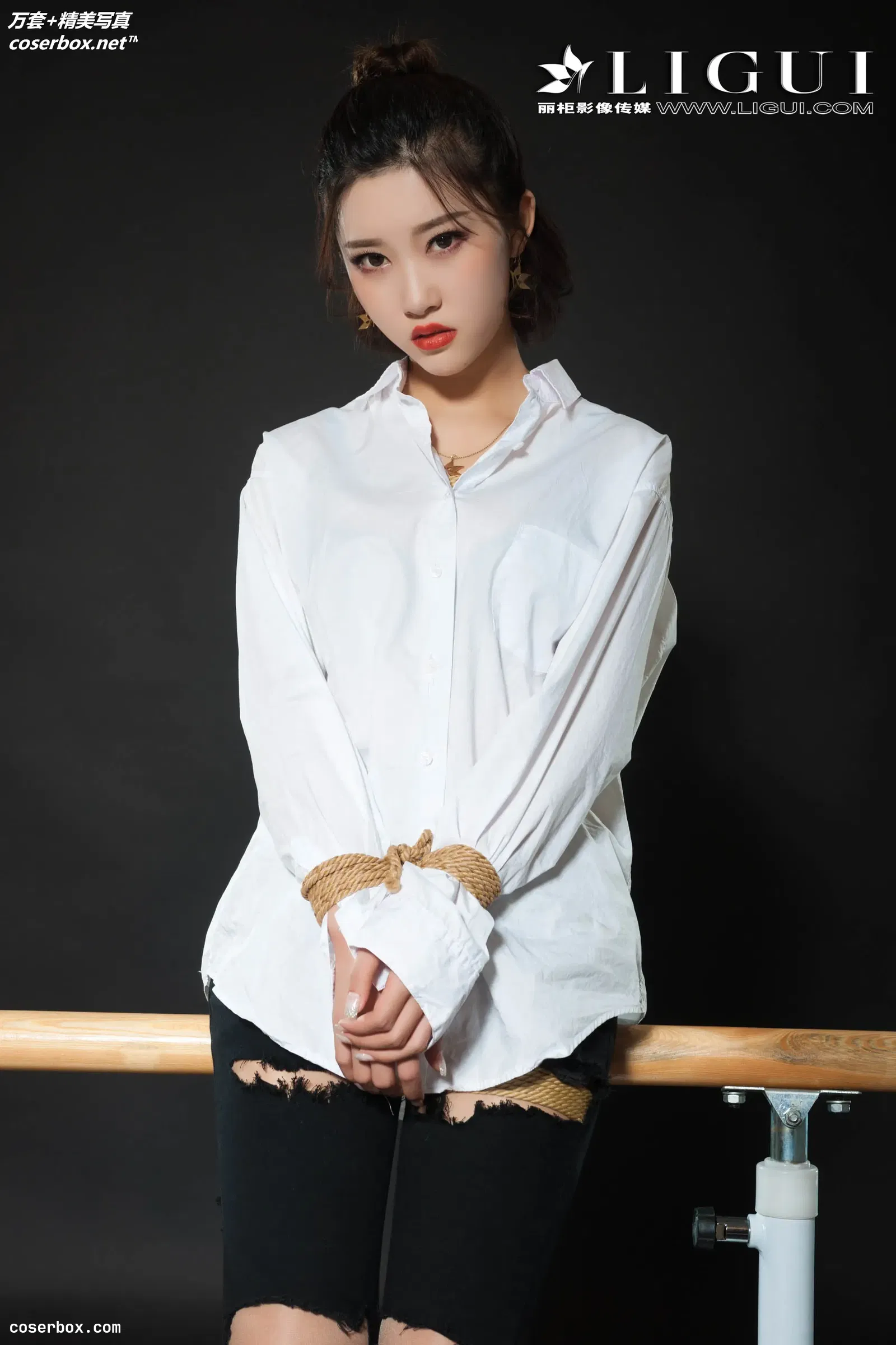 [Ligui丽柜] 2018.11.09 NO.285 网络丽人 Model 筱筱 [91P-36MB]