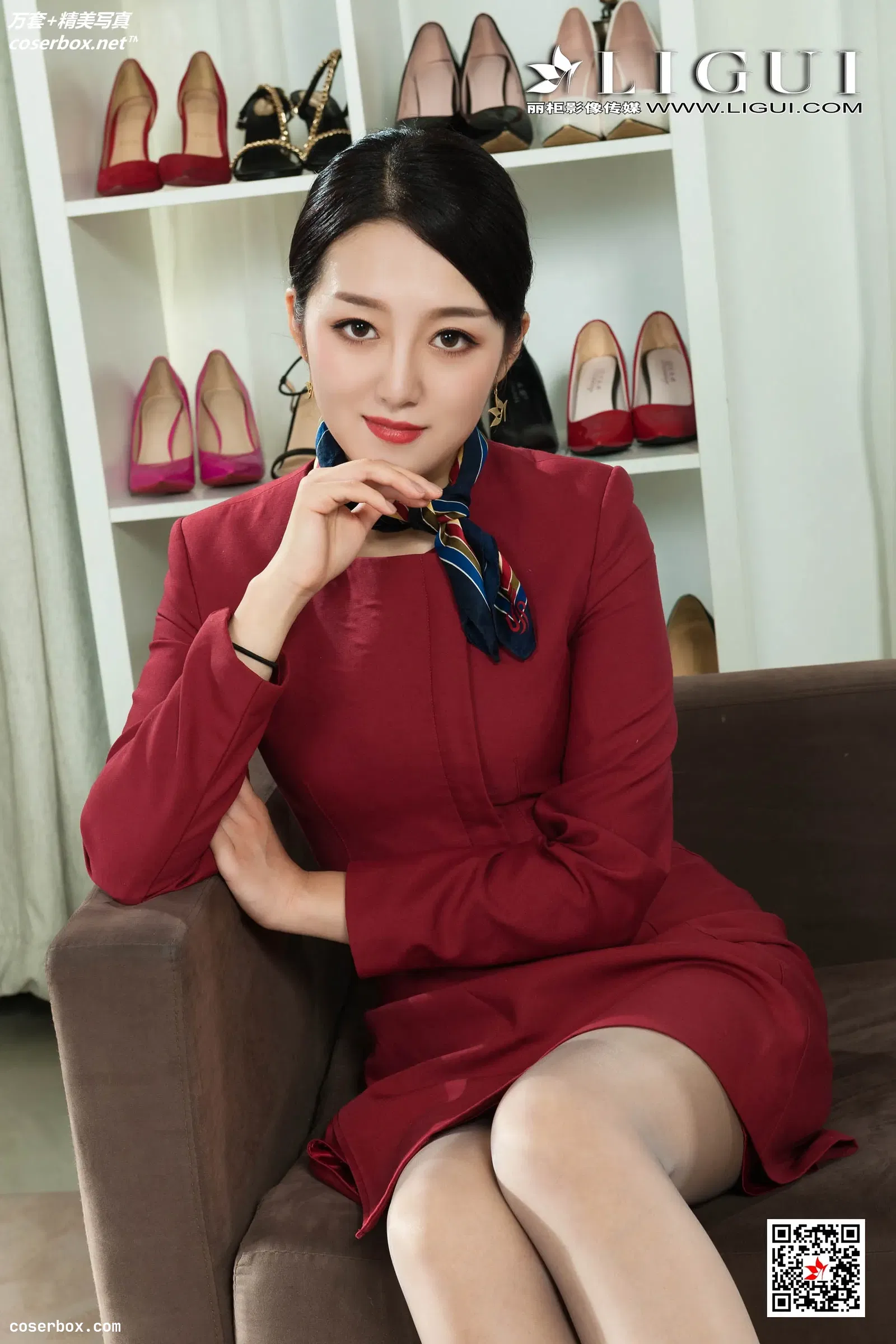 [Ligui丽柜] 2020.04.13 NO.612《莲秘空姐》-冰冰 [70P152MB]