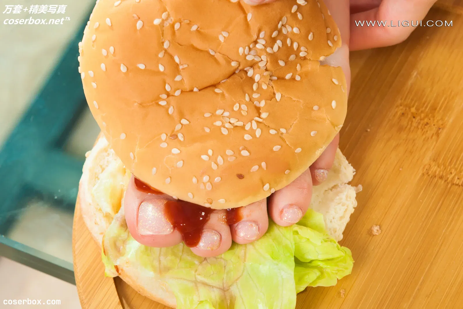 [Ligui丽柜] 2022.03.18 NO.958 Model《莲食记-超级汉堡》小智贤&小七 [75P-80MB]