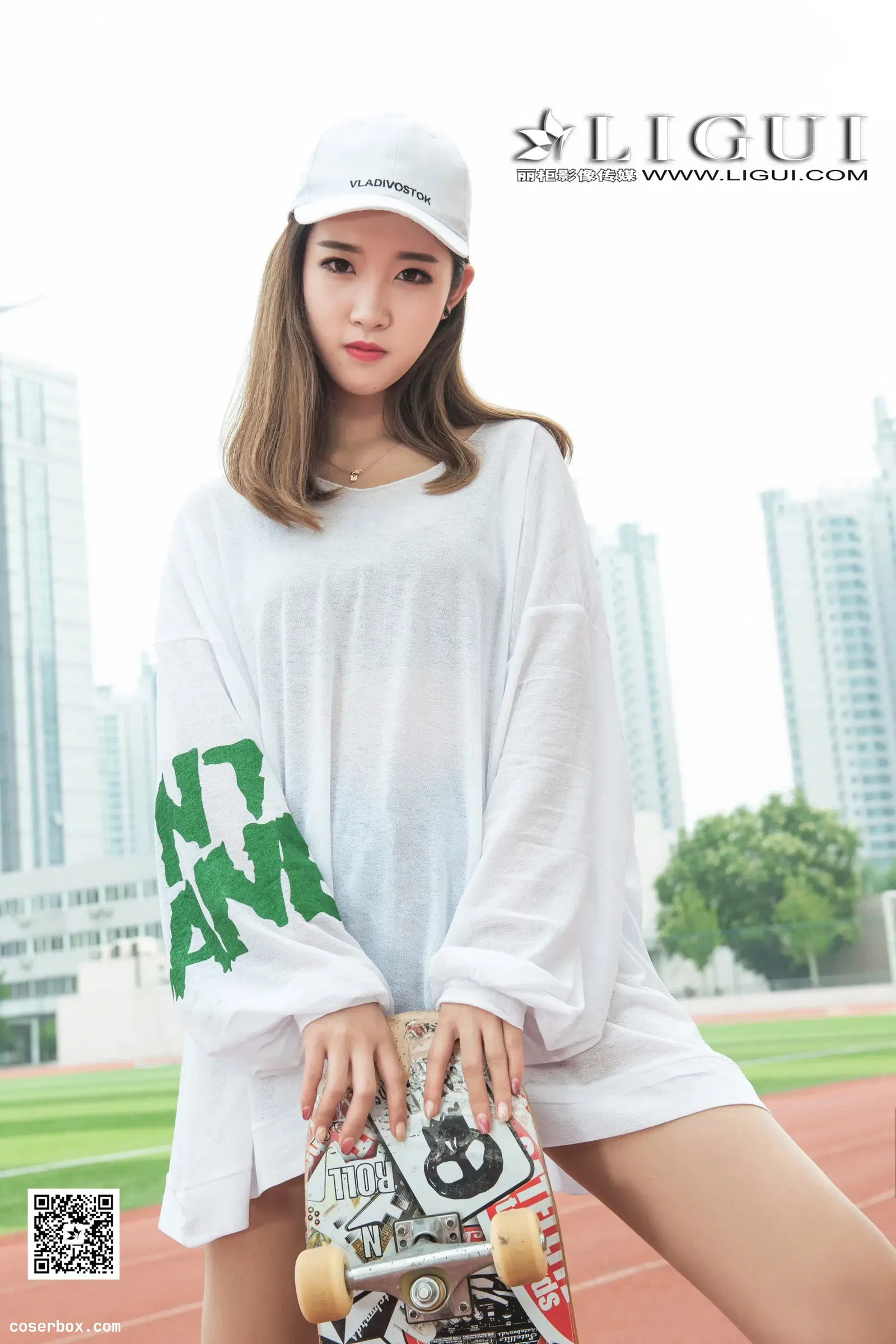 [Ligui丽柜] 2017.08.23 NO.031 网络丽人 Model 筱筱 [32P31.3MB]