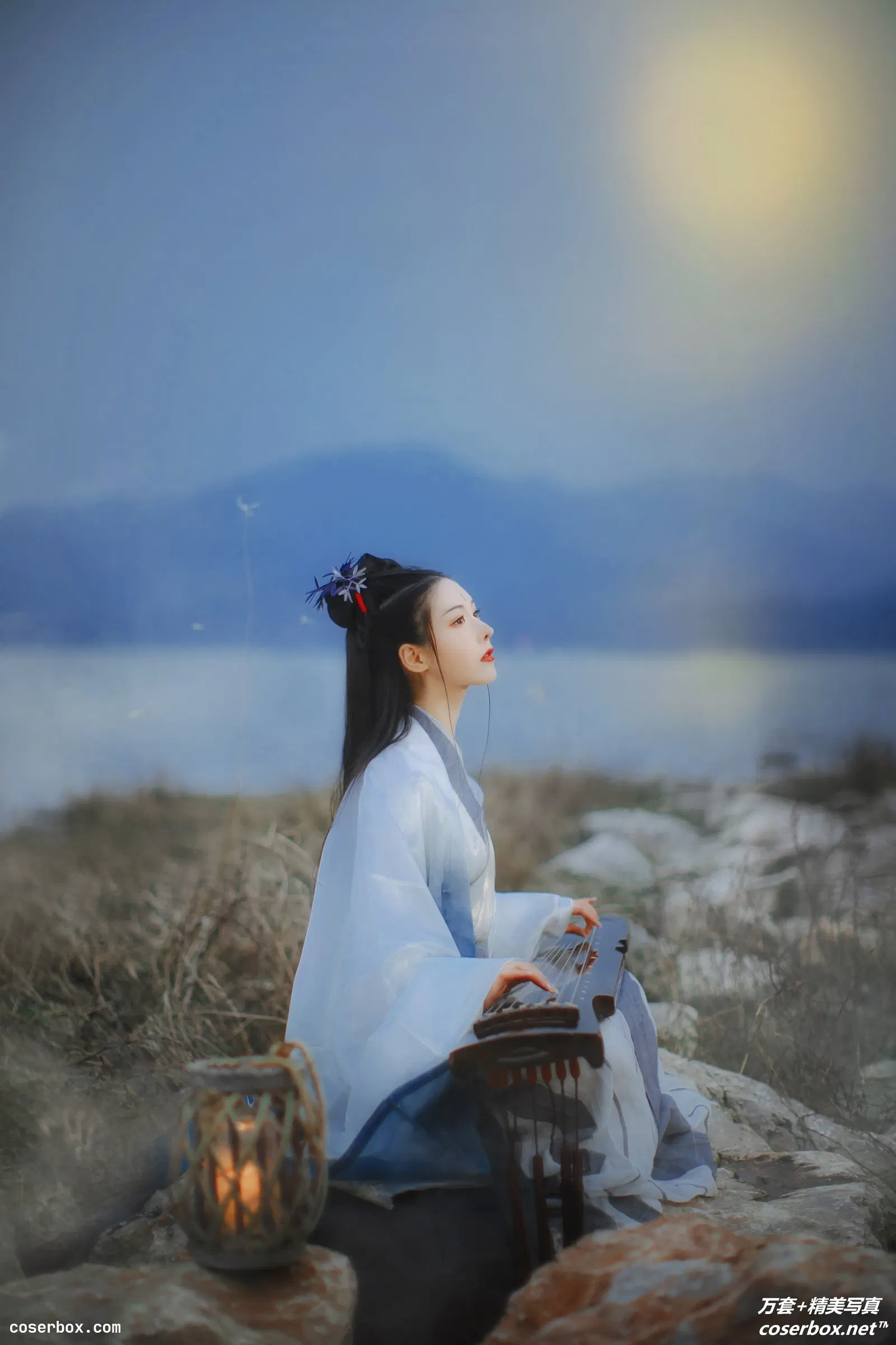 [YITUYU艺图语] 2021.10.28 NO.358 海底月 葵花花花儿 [19P-93MB]