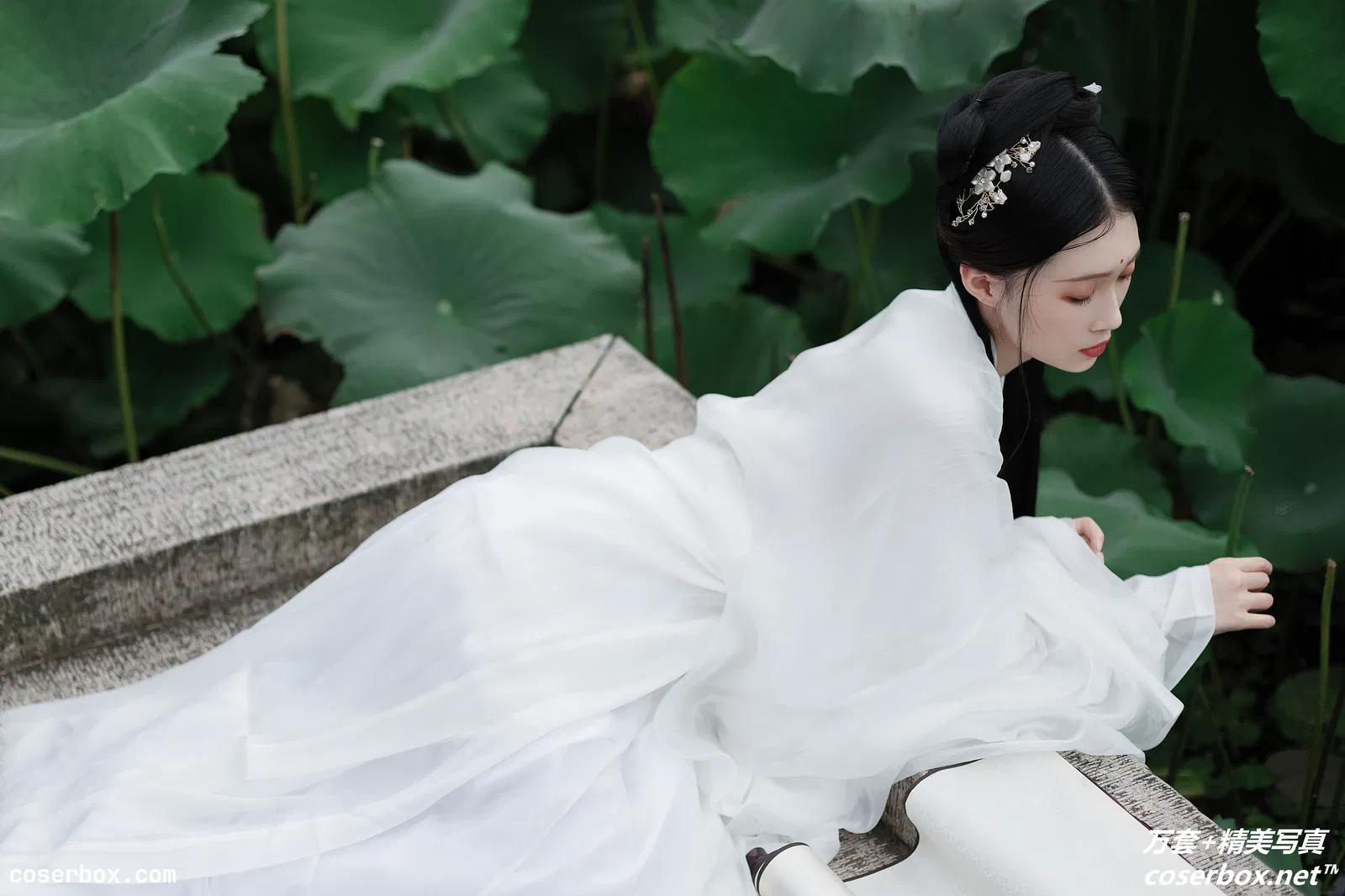 [YITUYU艺图语] 2022.02.02 NO.682 层波潋滟远山横 一笑一倾城 柳柳杨柳柳_ [22P-513MB]