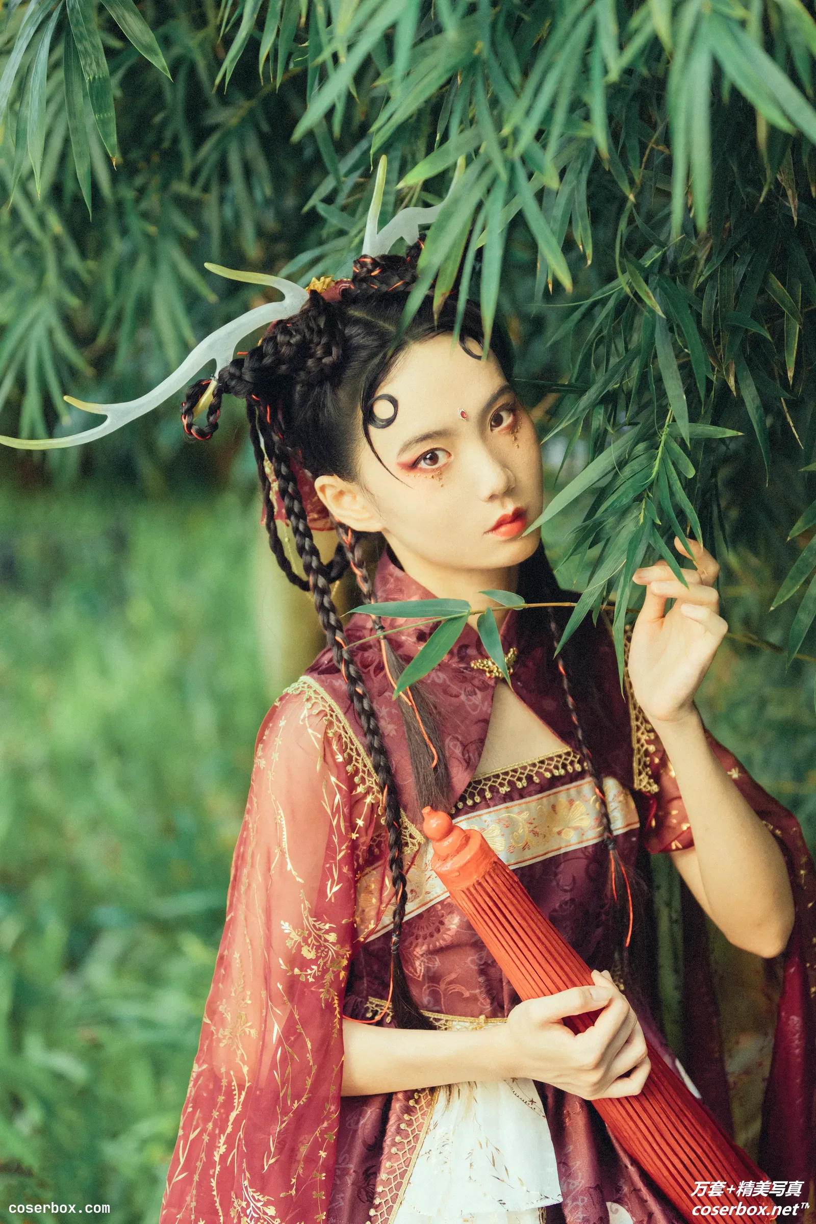 [YITUYU艺图语] 2021.10.06 NO.301 龙女 totoro [24P-482MB]