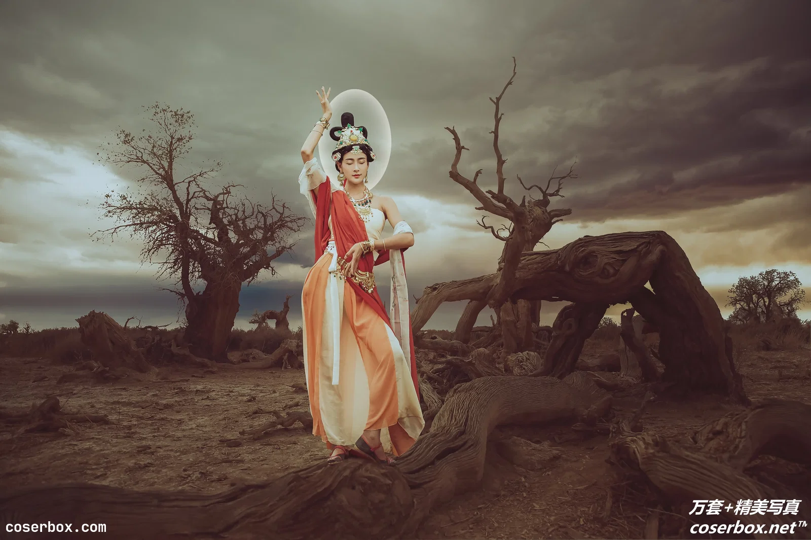 [YITUYU艺图语] 2021.07.14 NO.093 大漠胡杨情 婉君 [40P-280MB]