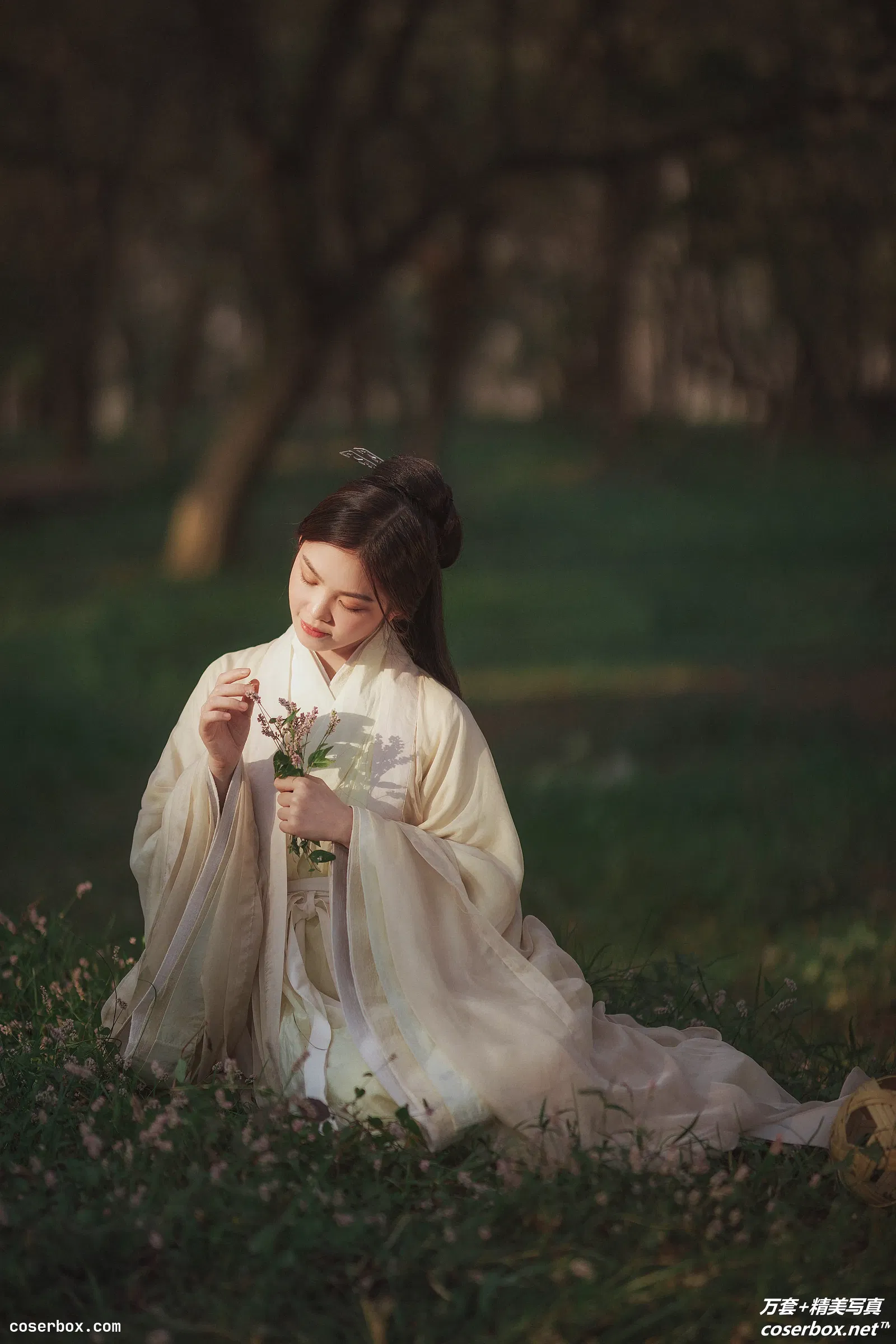 [YITUYU艺图语] 2021.12.28 NO.496 岁无忧 晶晶 [21P-363MB]