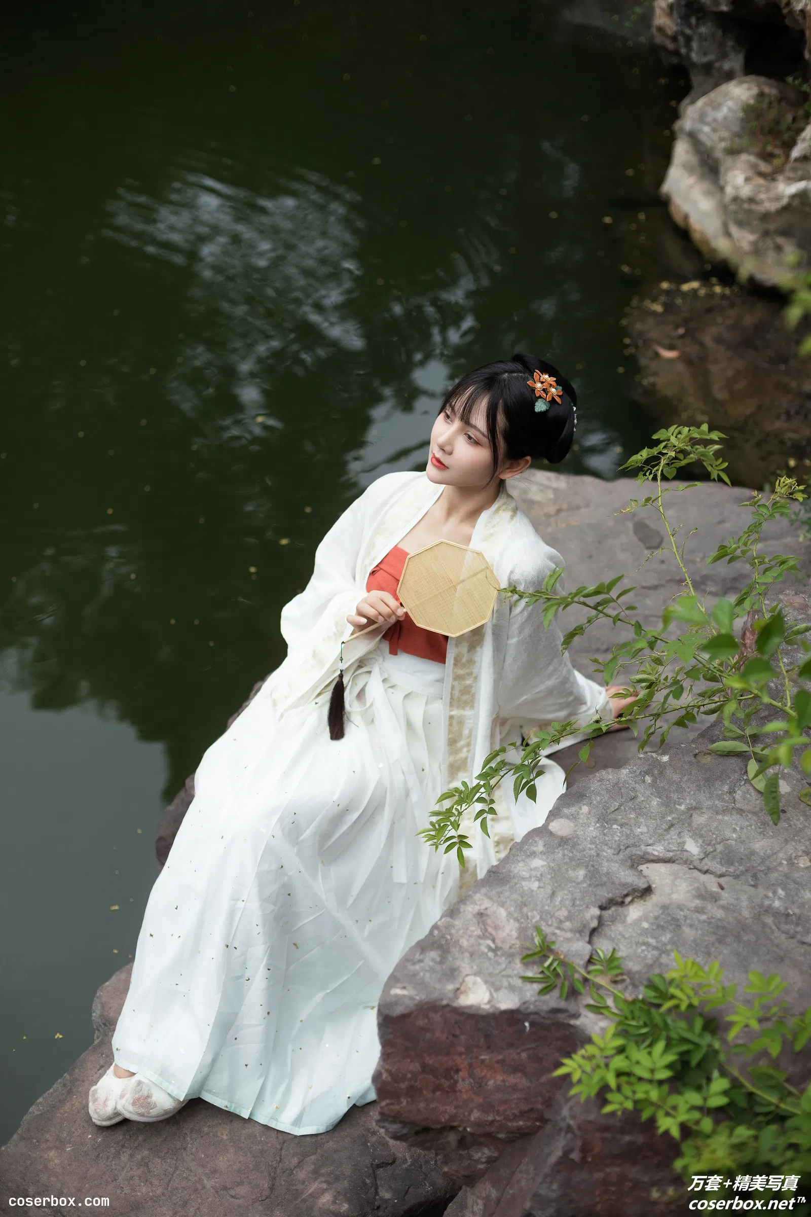 [YITUYU艺图语] 2022.02.24 NO.777 浮生万千 水月镜花 秋山AkI [22P-509MB]