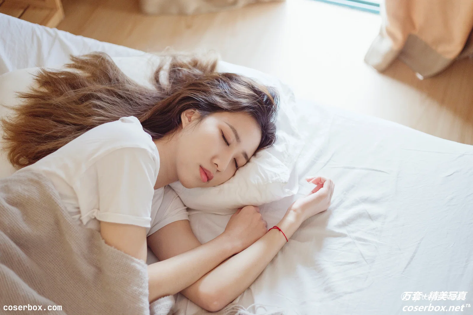 [YITUYU艺图语] 2021.07.07 NO.088 独自醒来 Jenny [36P-378MB]