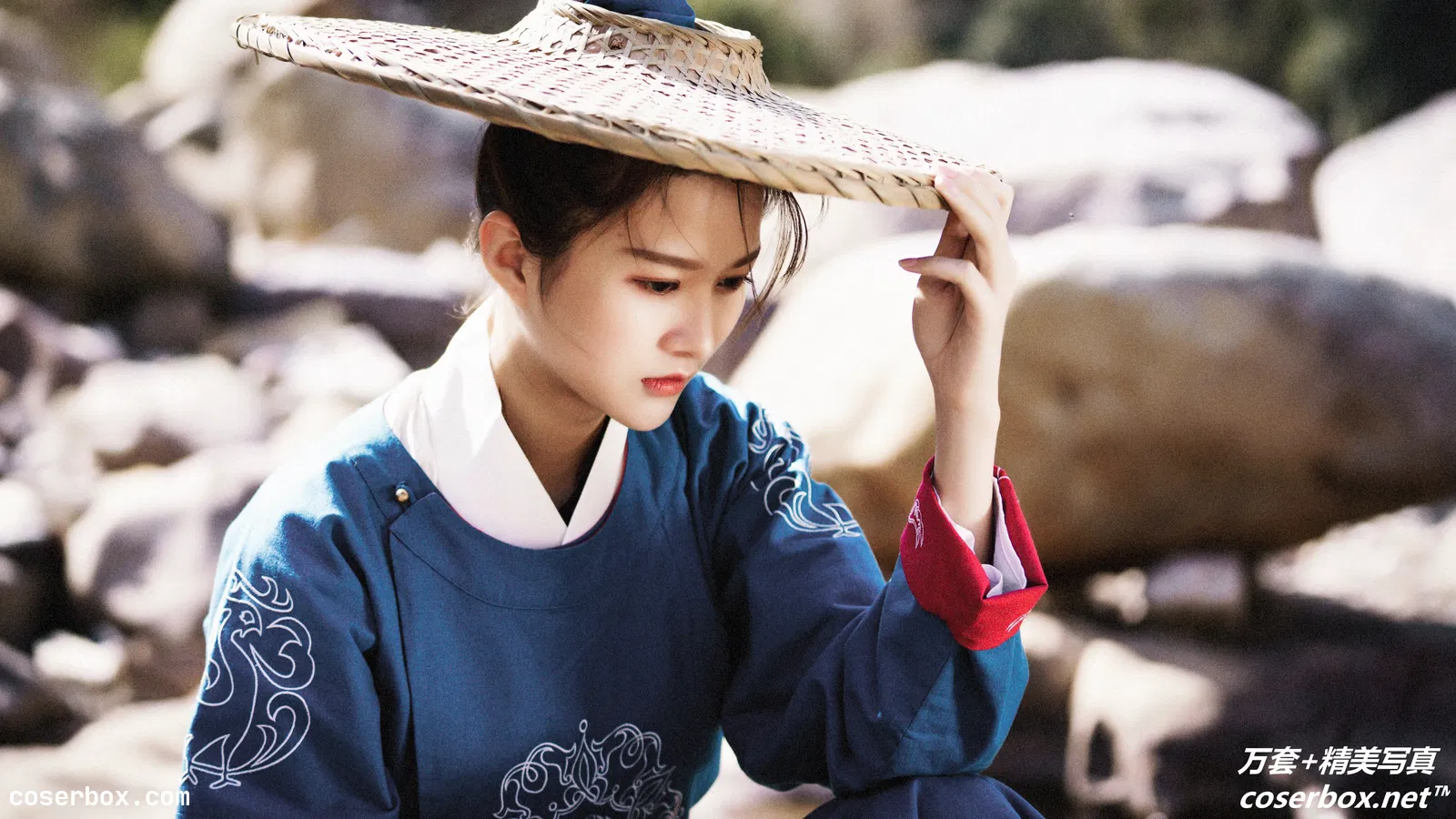 [YITUYU艺图语] 2021.12.24 NO.480 美少女的武侠梦 吕陈 [31P-628MB]