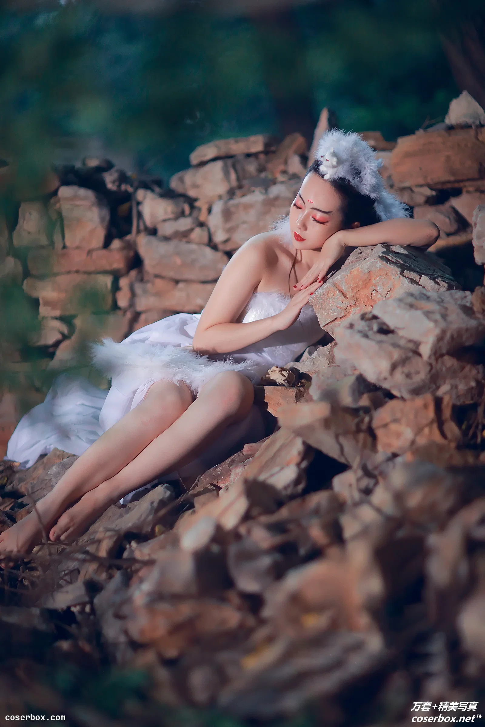 [YITUYU艺图语] 2021.08.16 NO.135 白狐 小米 [19P-274MB]