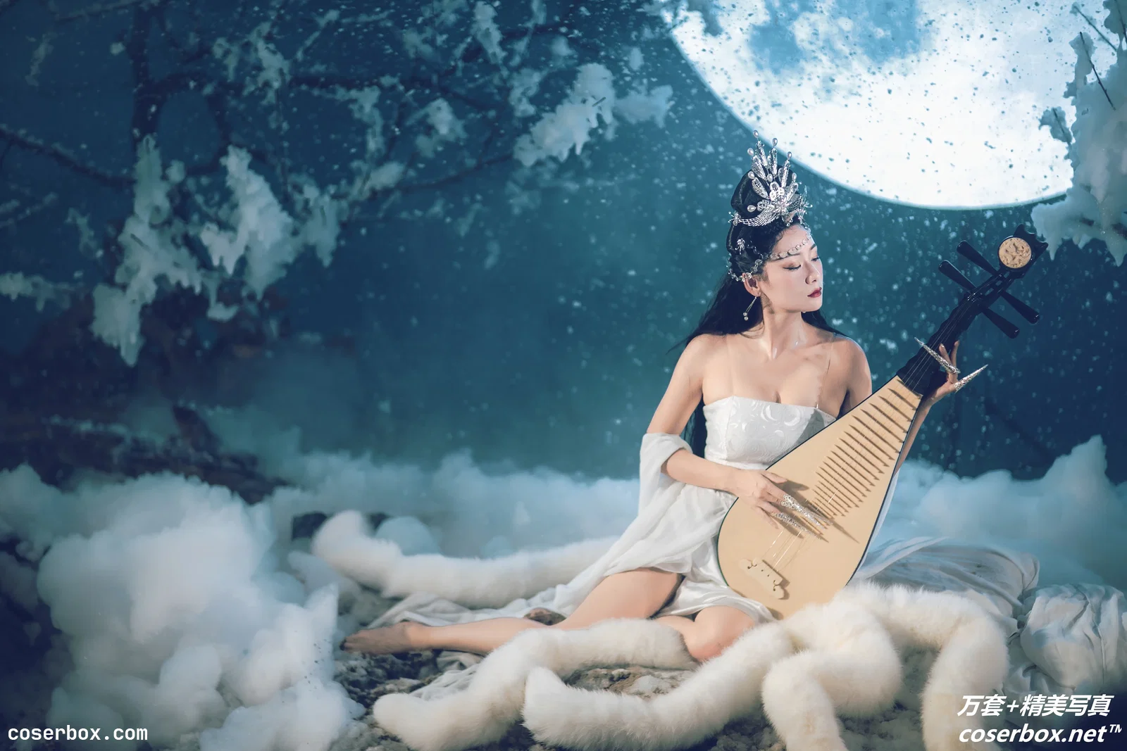 [YITUYU艺图语] 2021.07.21 NO.099 九尾白狐 刺猬&惠子 [32P-281MB