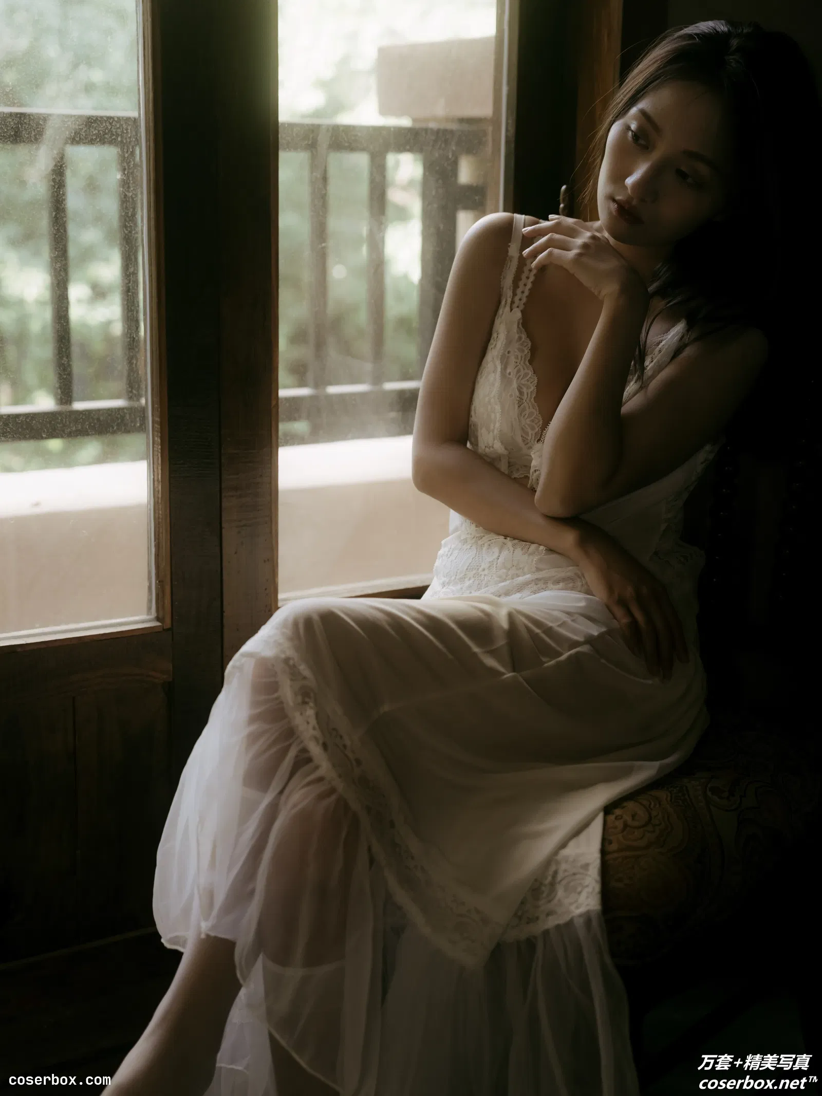 [YITUYU艺图语] 2022.01.25 NO.647 窗影阑珊的梦 陈年 [43P-571MB]