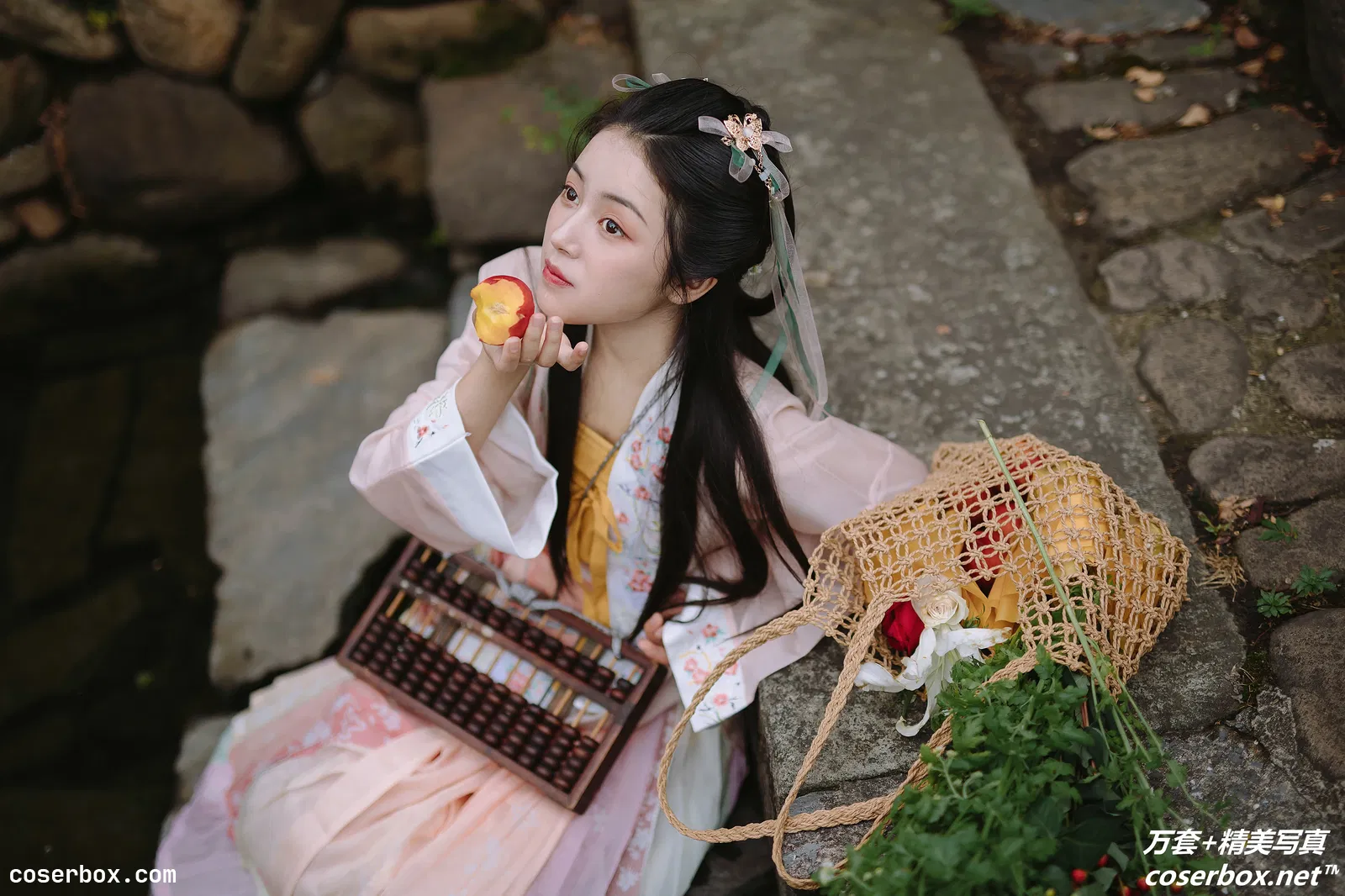 [YITUYU艺图语] 2022.01.07 NO.552 卖花姑娘 陶然 [24P-373MB]