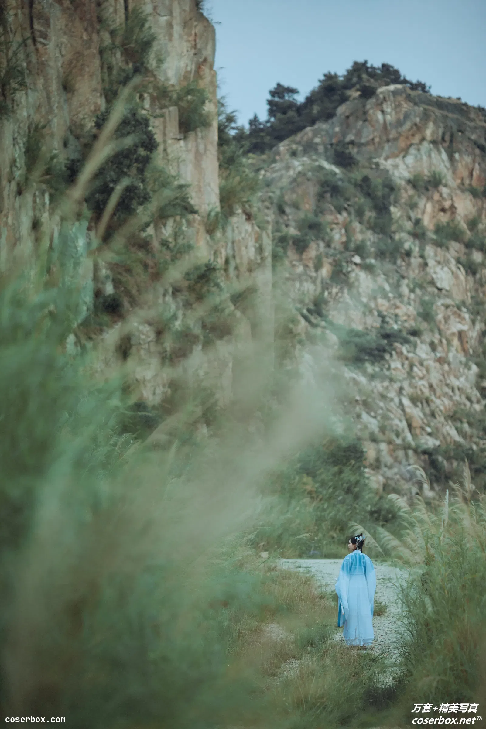 [YITUYU艺图语] 2021.09.04 NO.240 青衫隐 筱谖 [28+1P-299MB]