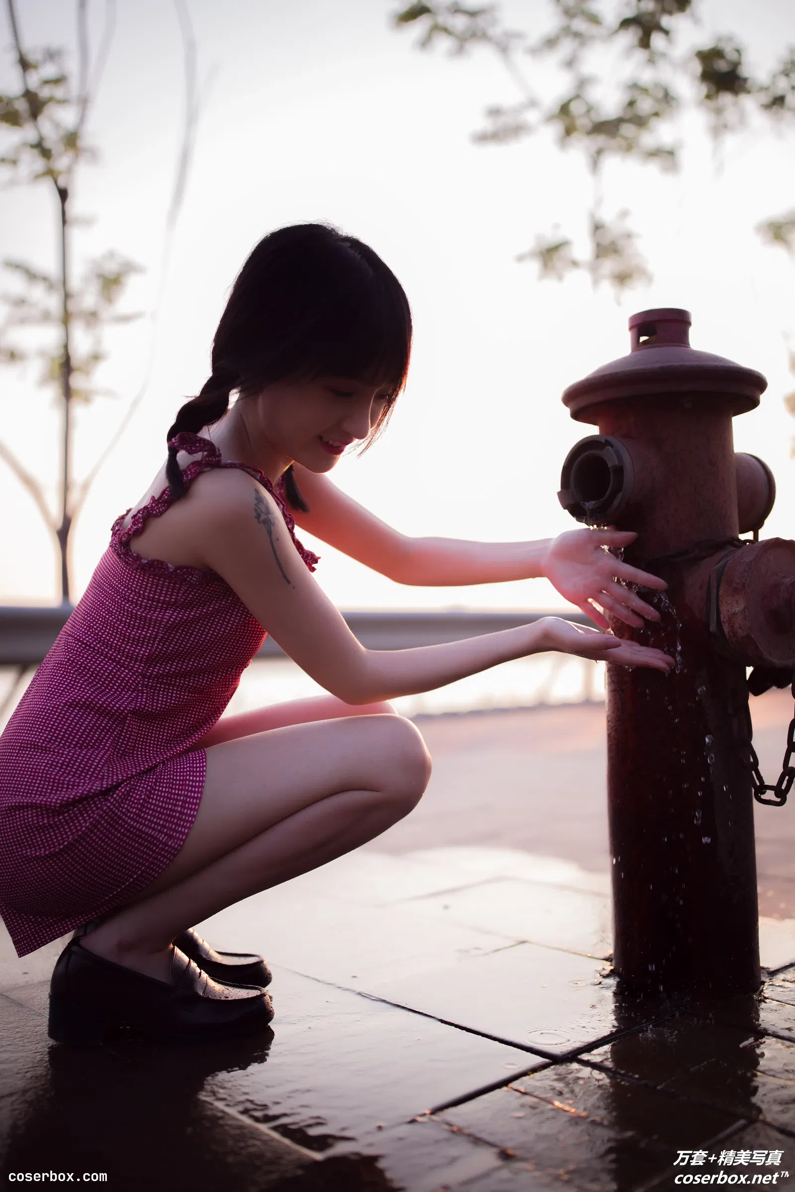 [YITUYU艺图语] 2022.01.28  NO.665 日落的温柔 虾虾 [50P-274MB]