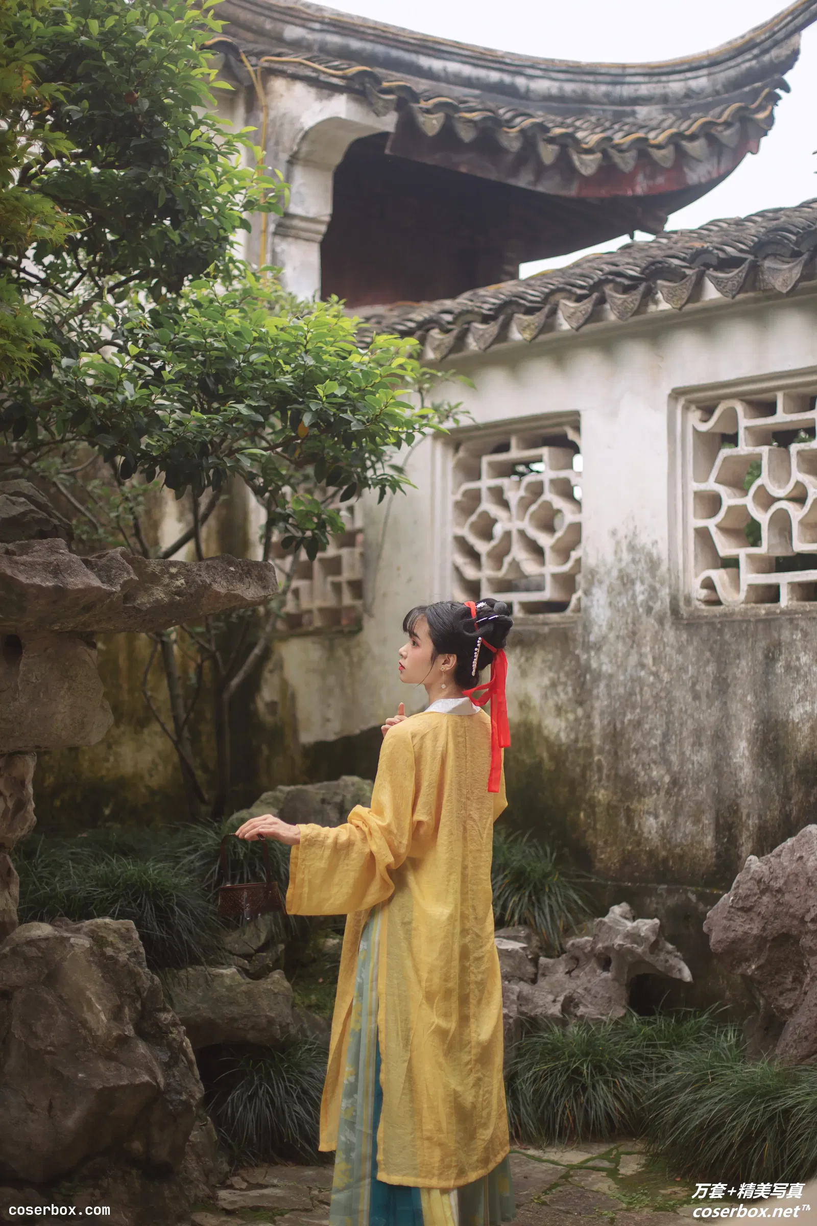 [YITUYU艺图语] 2022.03.07 NO.835 知否知否，应是绿肥红瘦 一颗蒲桃树 [27P-172MB]