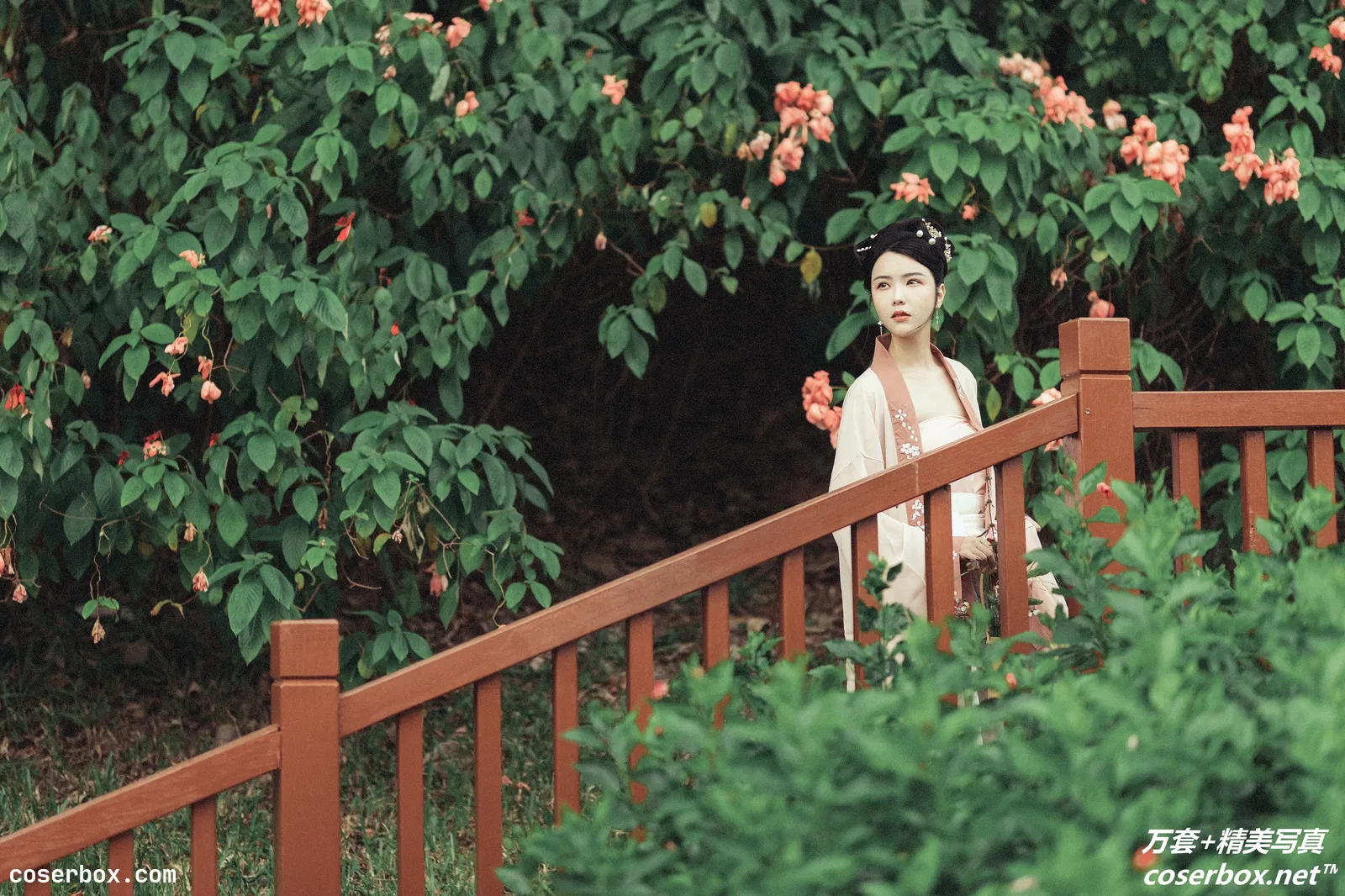 [YITUYU艺图语] 2022.01.04 NO.533 花期不待 三重子 [26P-579MB]