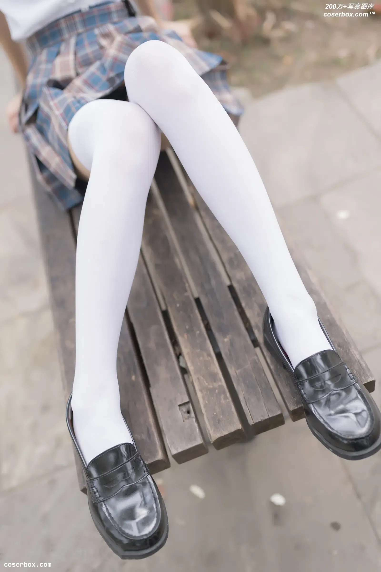 风之领域 VOL.069 路边的椅子上 [37P-71MB]