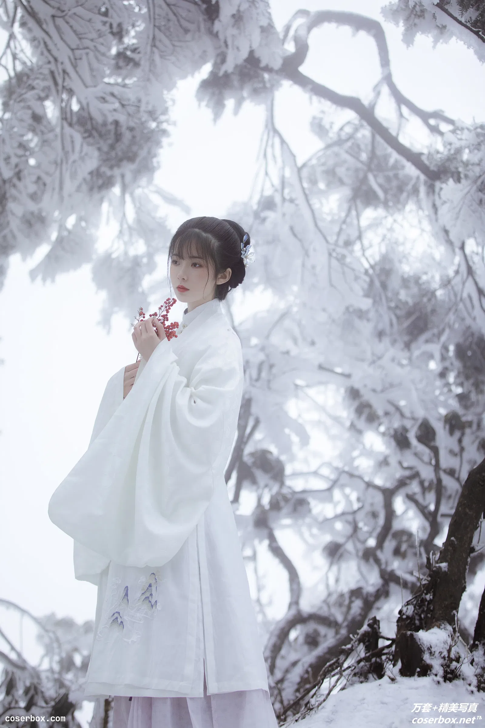 [YITUYU艺图语] 2022.03.04 NO.817 相思 二鱼阿 [23P-397MB]