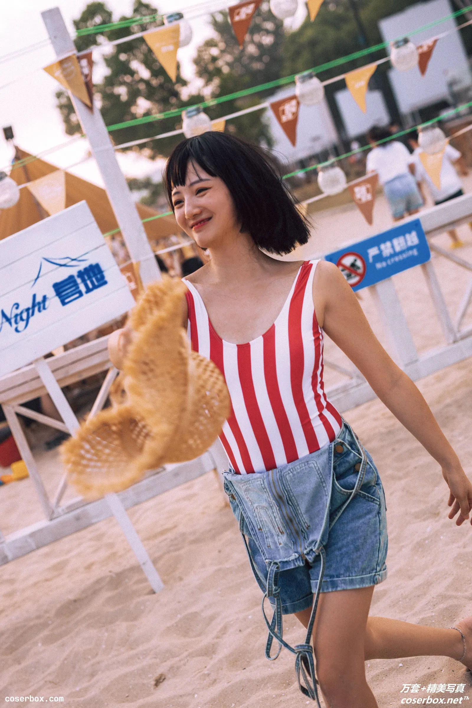 [YITUYU艺图语] 2021.11.24 NO.422 红色沙滩少女 黎美汐 [41P-852MB]