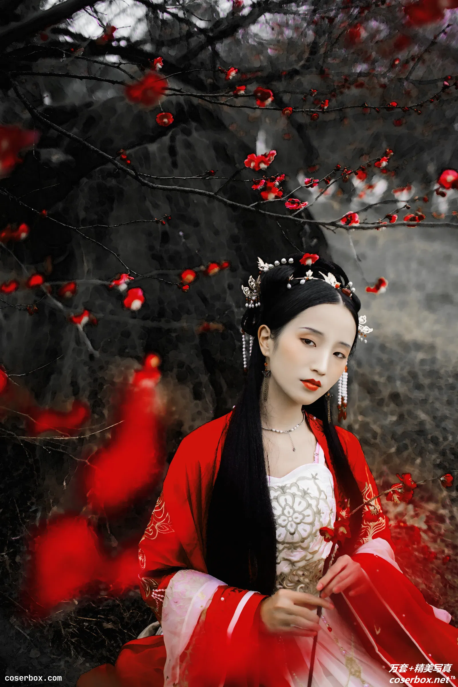 [YITUYU艺图语] 2021.12.10 NO.443 寄春君 小玉 [27P-669MB]