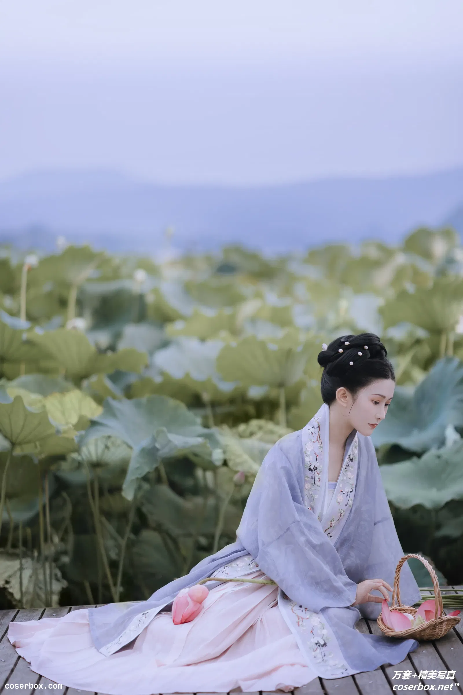 [YITUYU艺图语] 2022.01.19 NO.620 采莲女 饼饼 [26P-175MB]