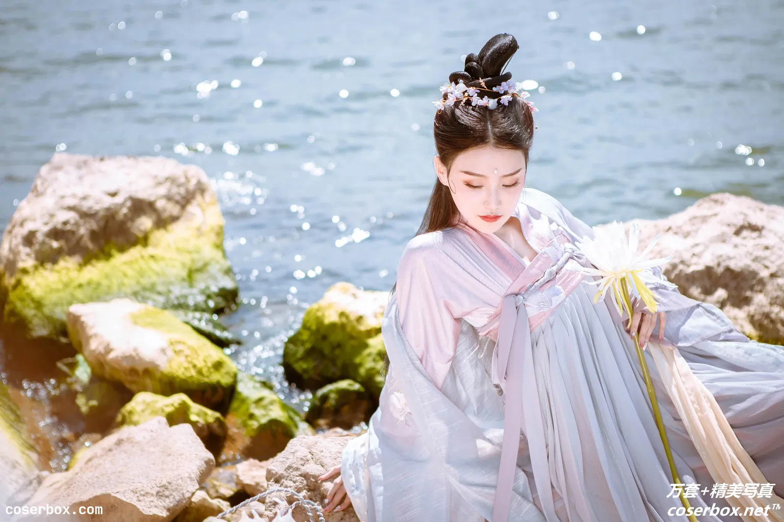 [YITUYU艺图语] 2022.02.06 NO.703 南国有佳人 婷婷 [24P-53MB]