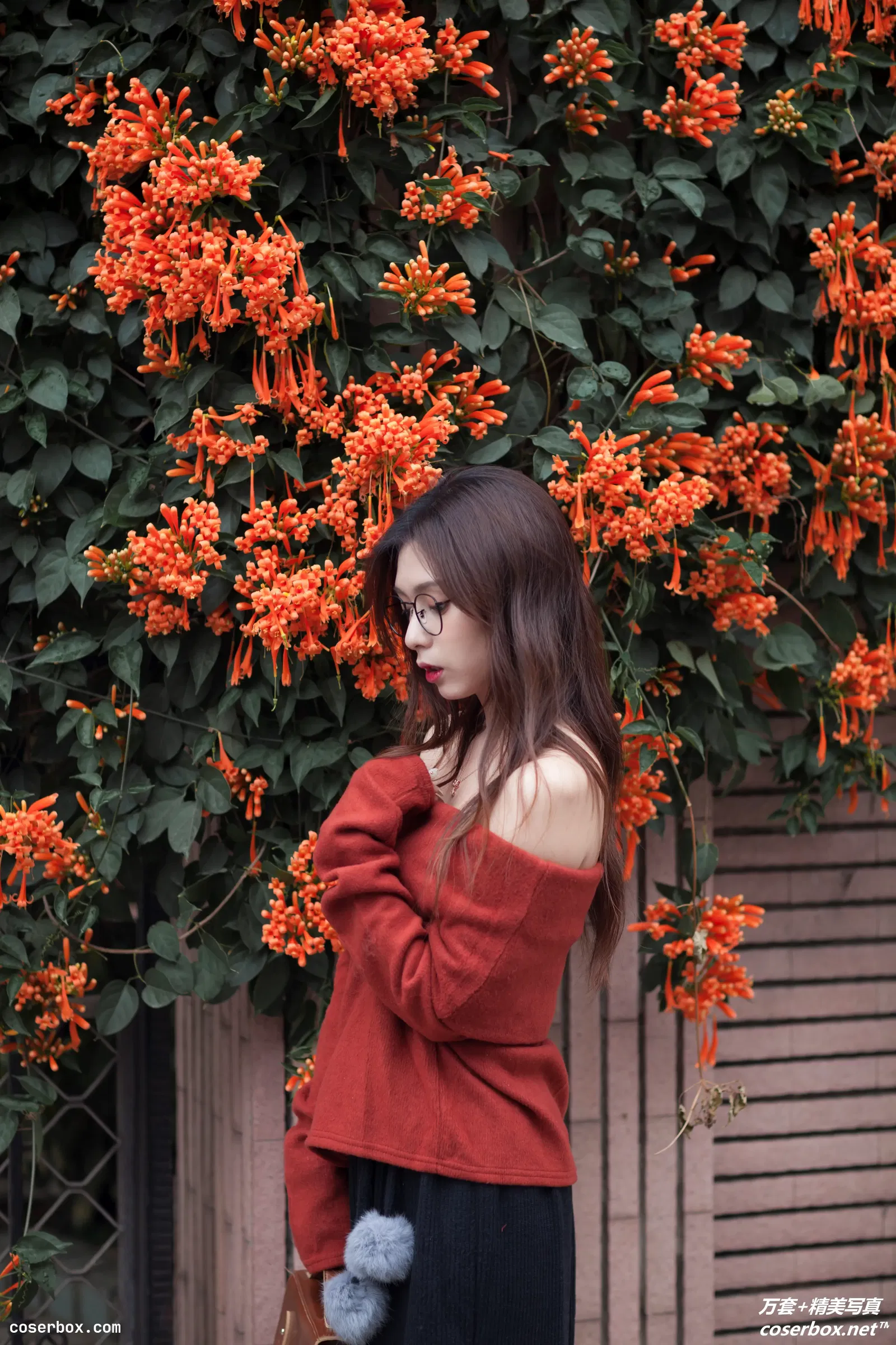 [YITUYU艺图语] 2021.11.12 NO.399 树下花开 七七 [21P-95.5MB]