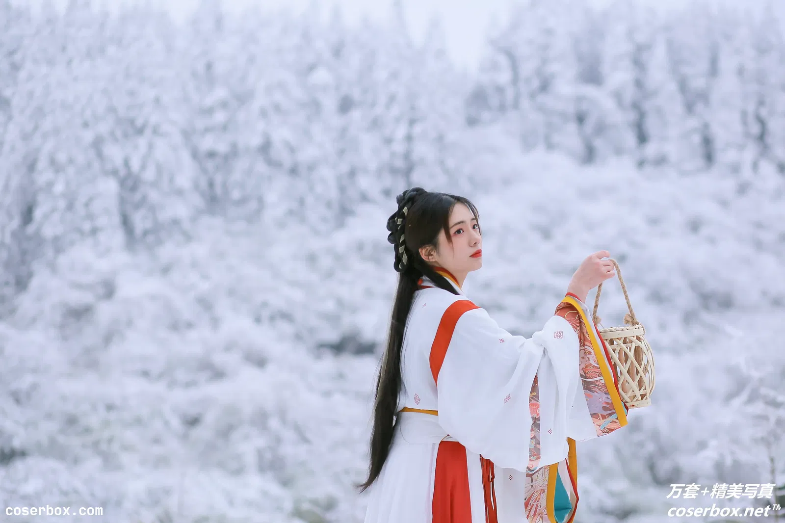 [YITUYU艺图语] 2021.11.20 NO.415 青松 沂越 [23P-195MB]