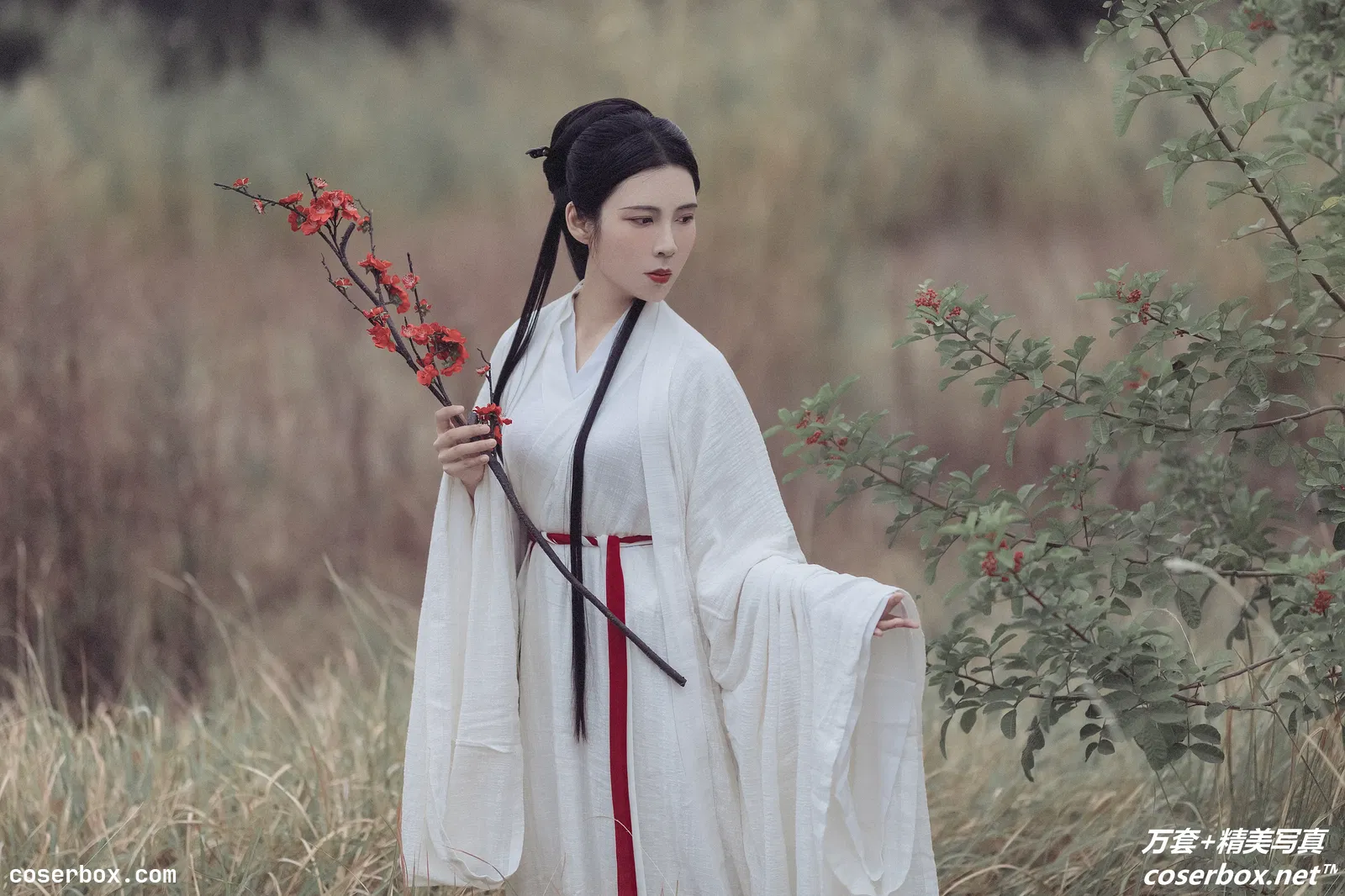 [YITUYU艺图语] 2021.10.22 NO.342 白衣隐 Yiyi [26P-572MB]