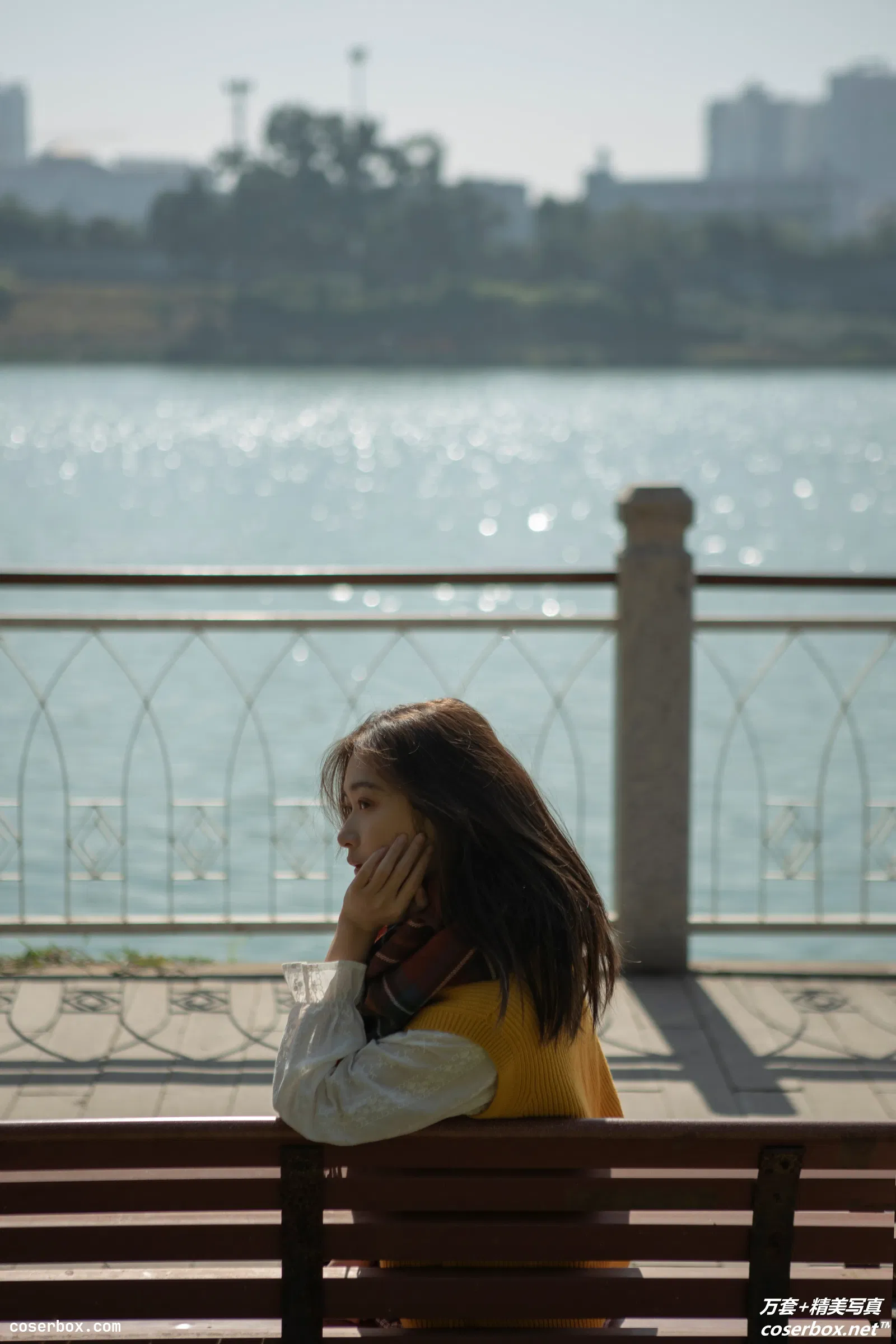 [YITUYU艺图语] 2021.12.22 NO.470 洋紫荆 小鲤 [26P-351MB]