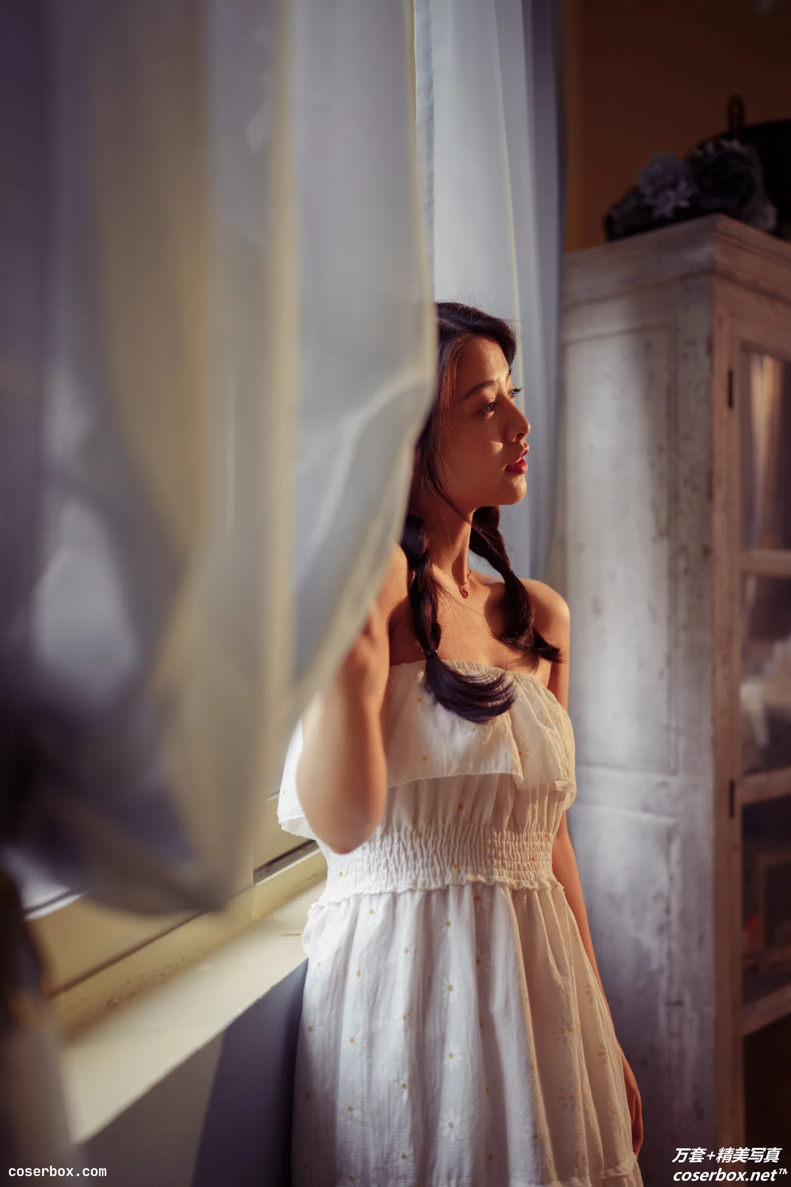 [YITUYU艺图语] 2021.11.16 NO.407 阳光照进 喵喵喵是锦儿呀 [46P-532MB]