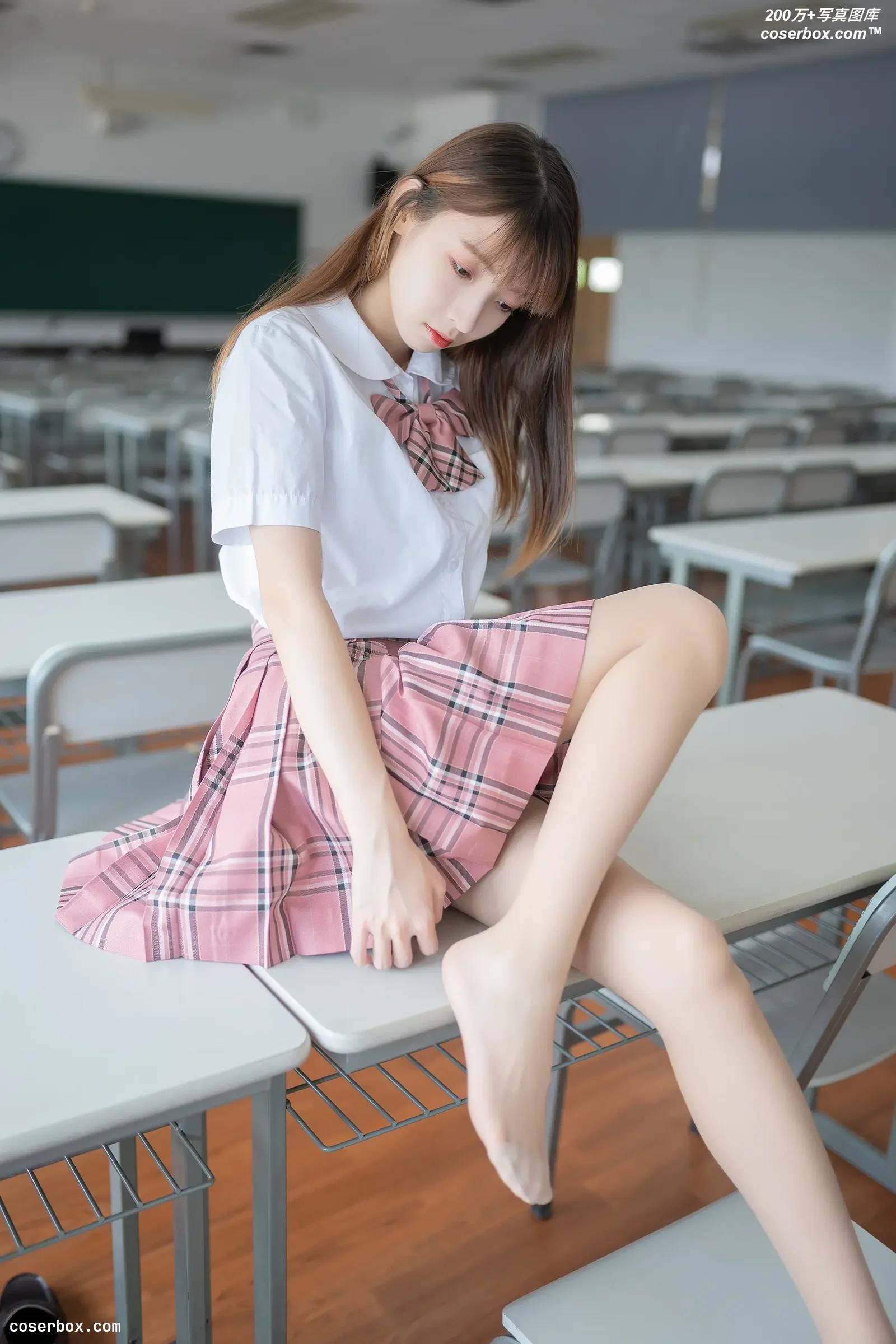 B63.001 粉色格裙少女 [49P-42MB]