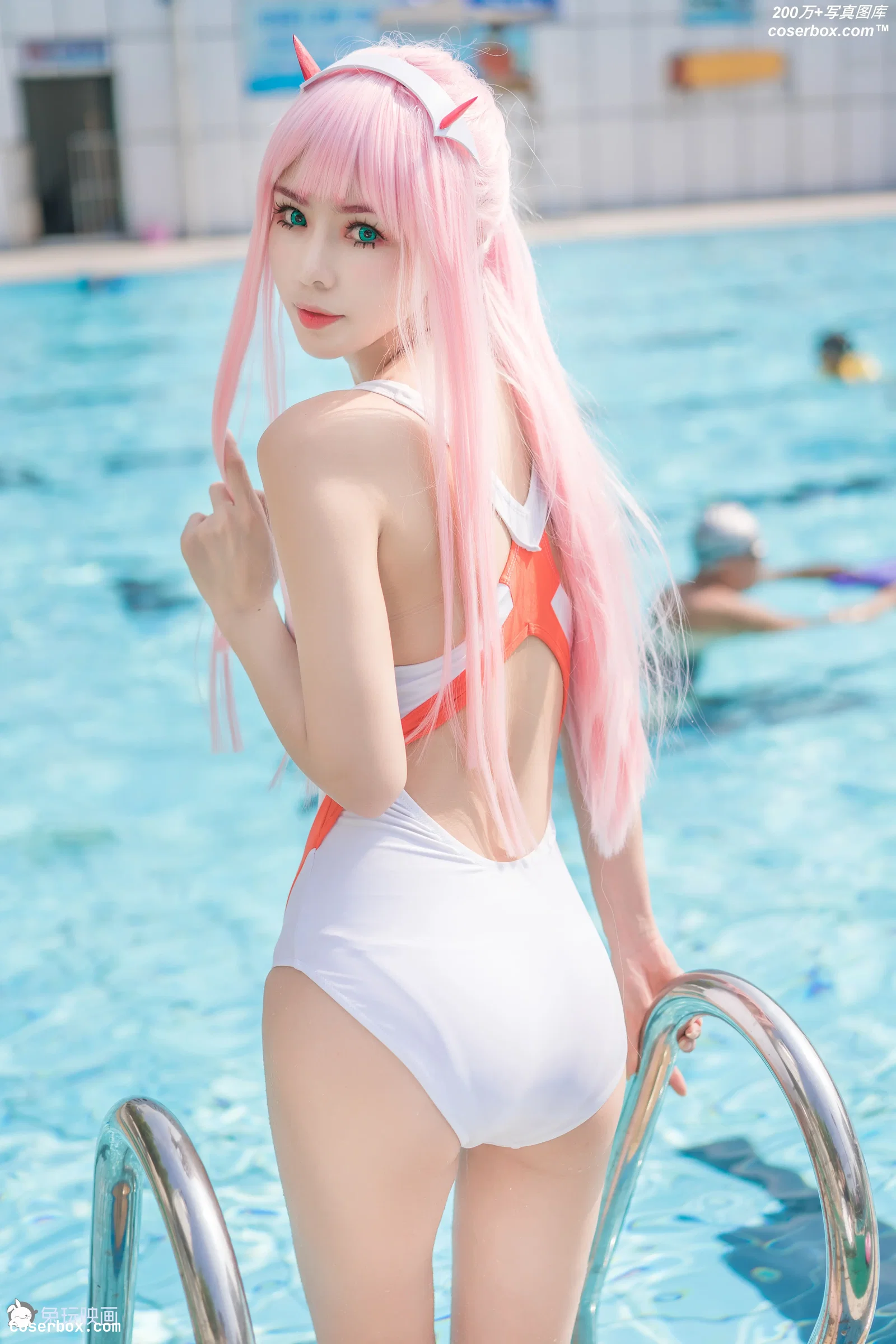 兔玩映画 夏日泳装 Vol.012 泳池边 [44P-556MB]