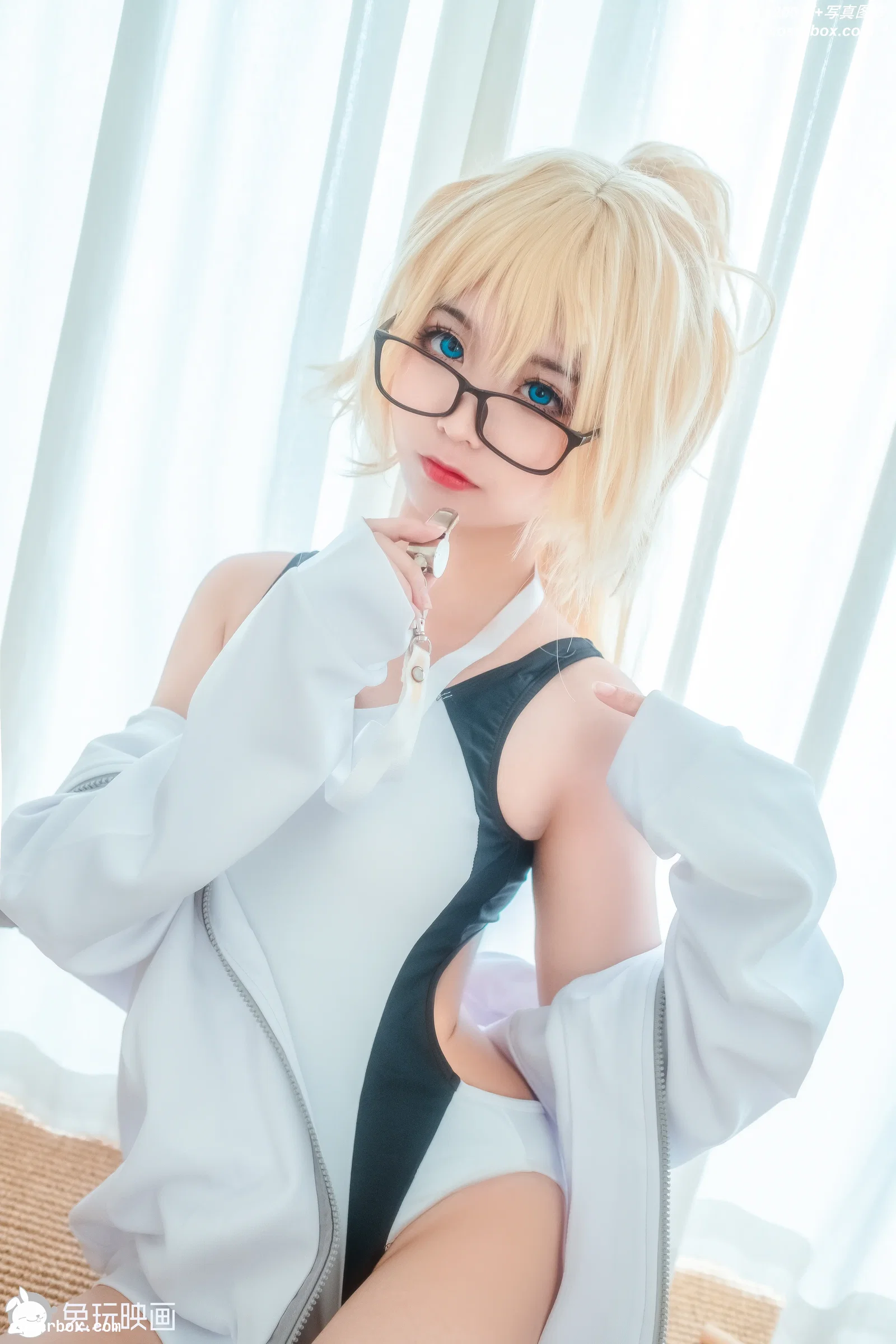 兔玩映画 夏日泳装 Vol.015 眼镜娘 [40P-504MB]