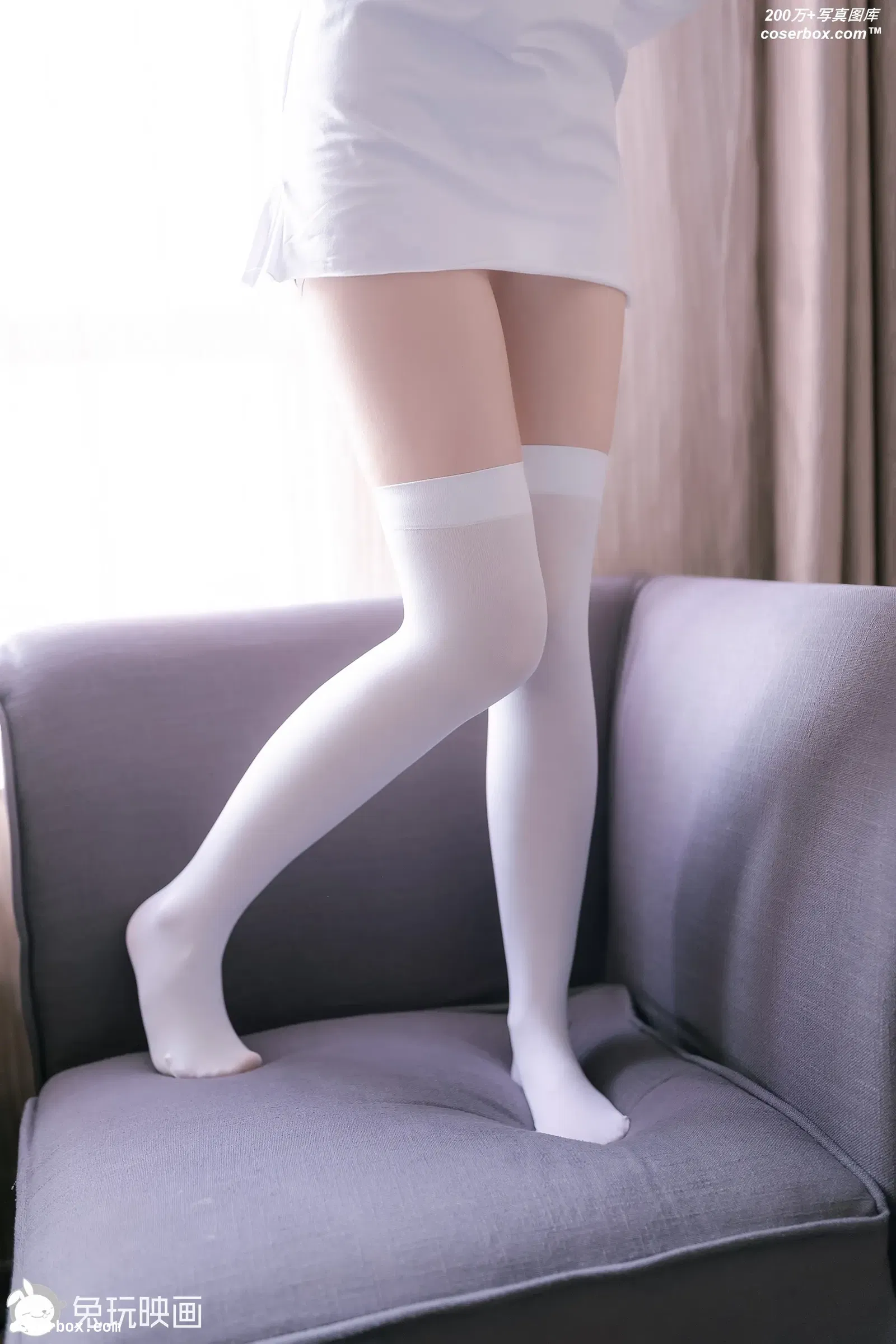 C44.004 沙发上的白丝 [39P-83MB]