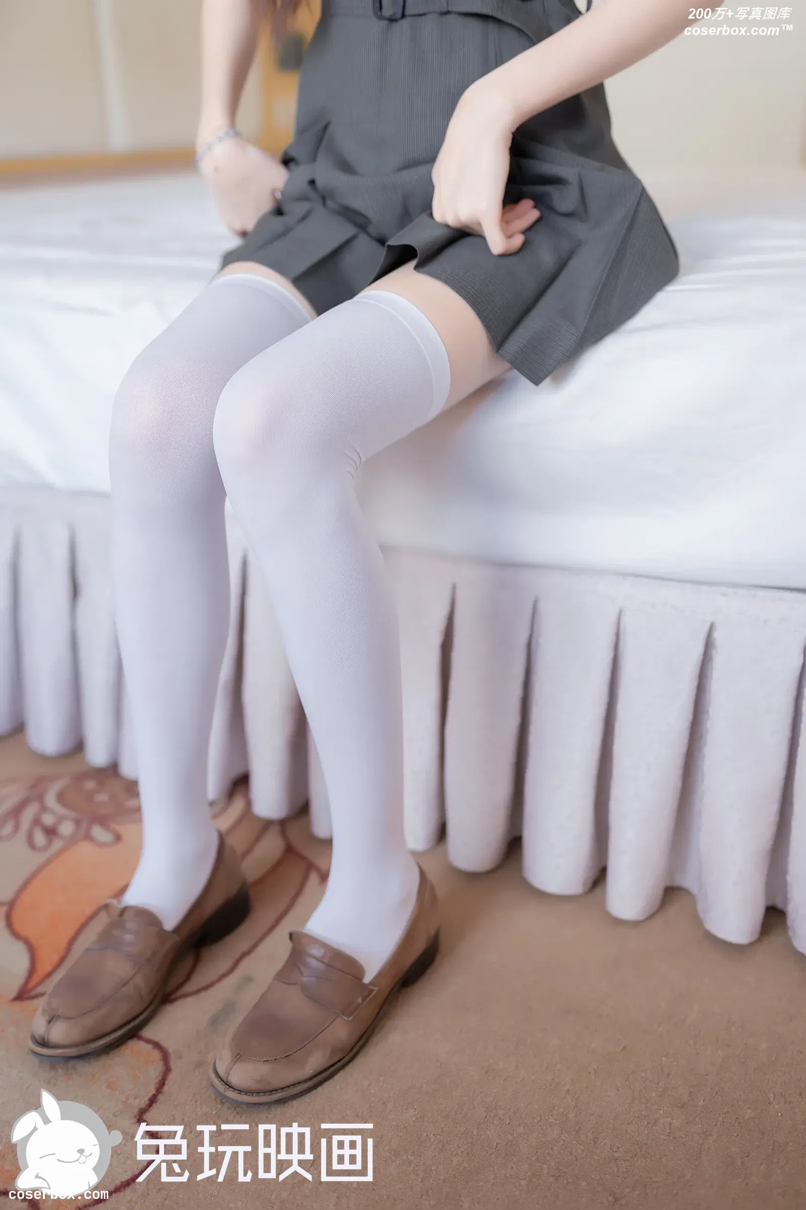 C33.008 制服裙白丝 [40P-75MB]