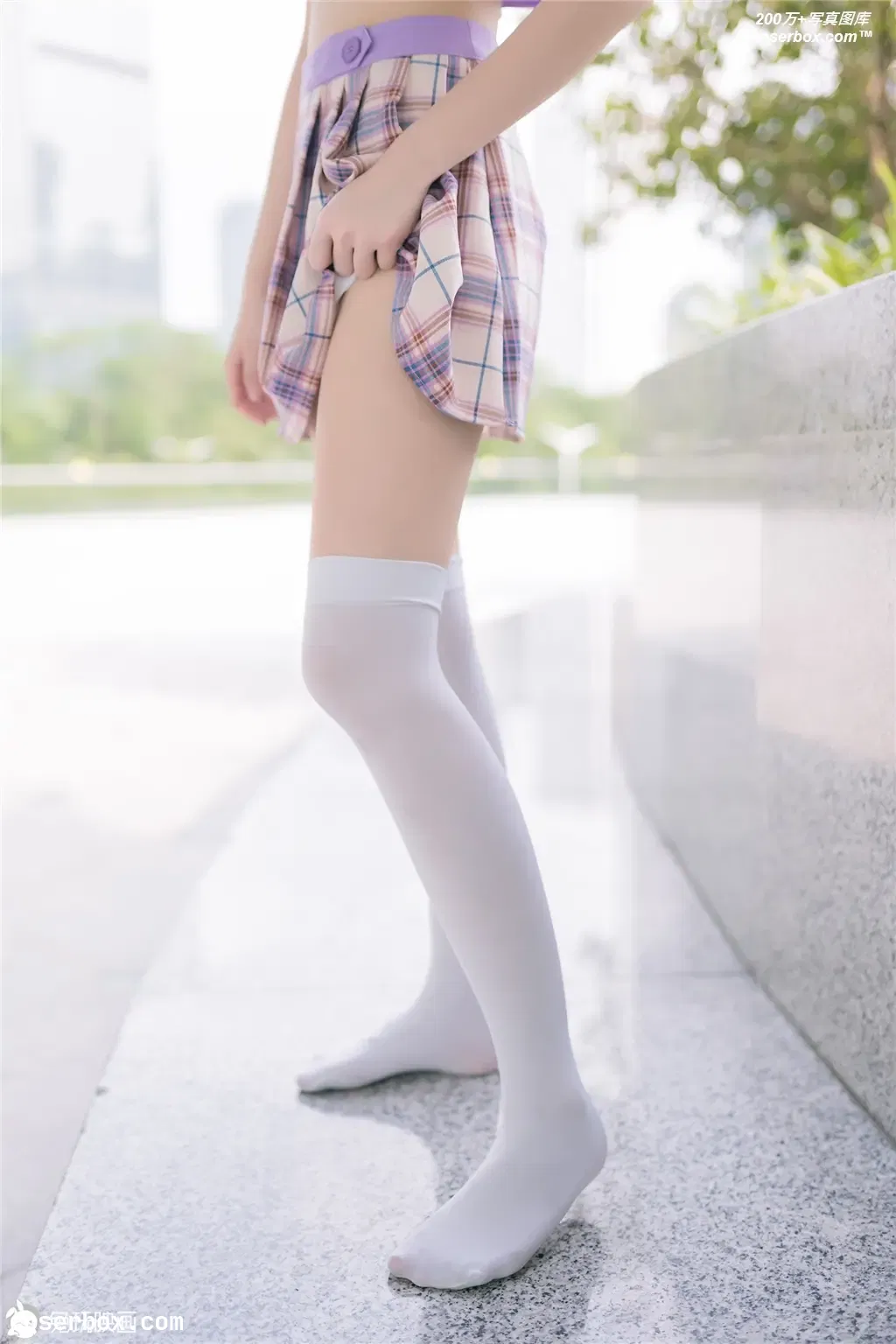 C18.008 紫红色格裙 [40P-39MB]