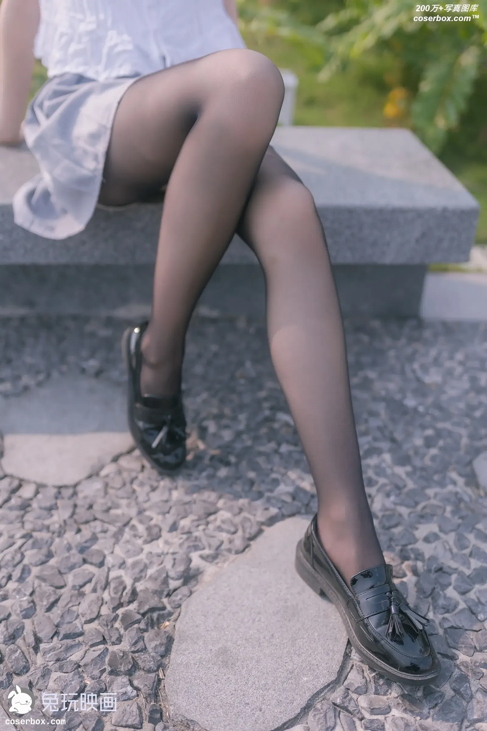 C00.003 河边的黑丝 [42P-89MB]