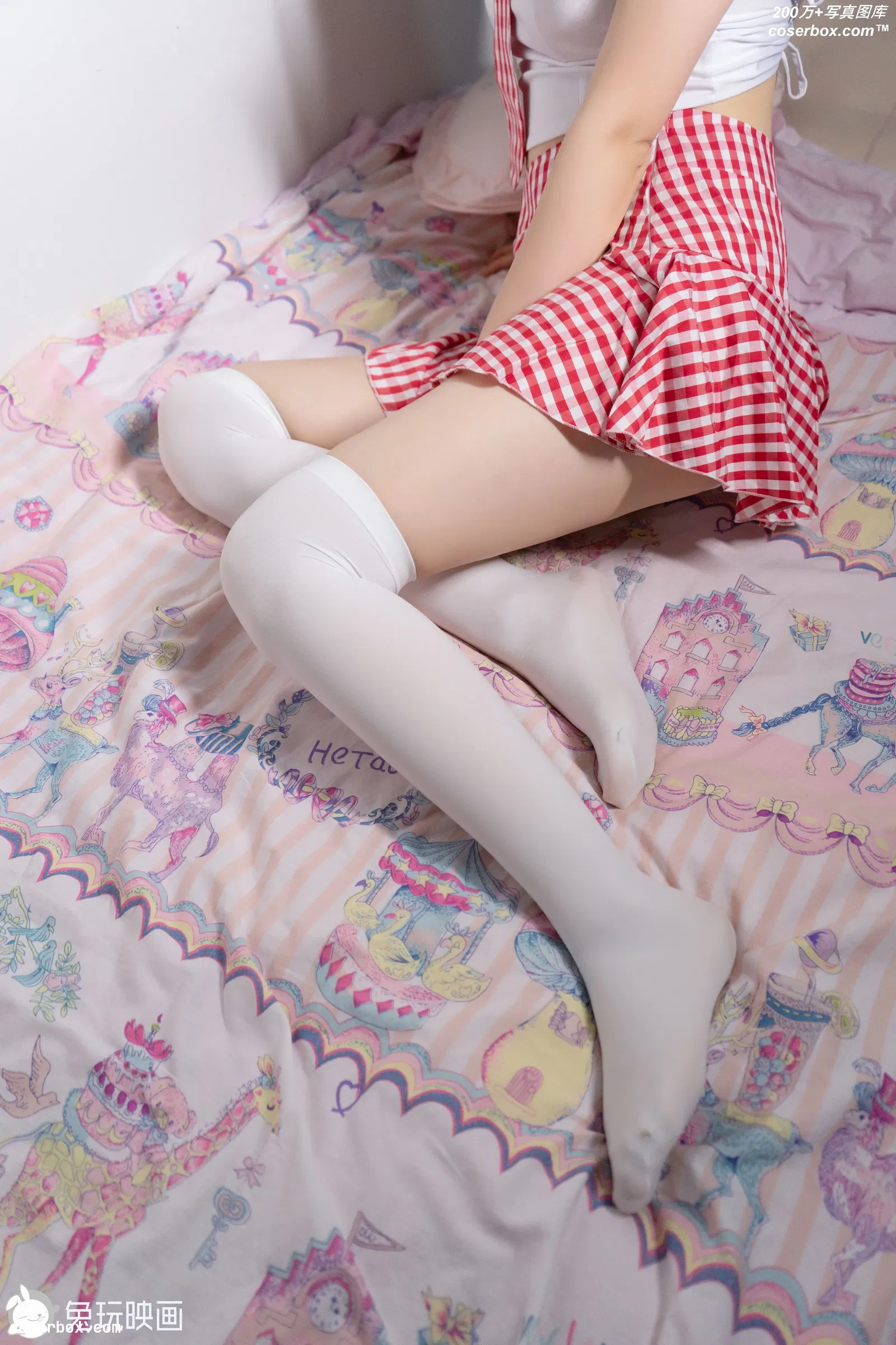 C26.004 红色格子裙和白丝 [40P-412MB]