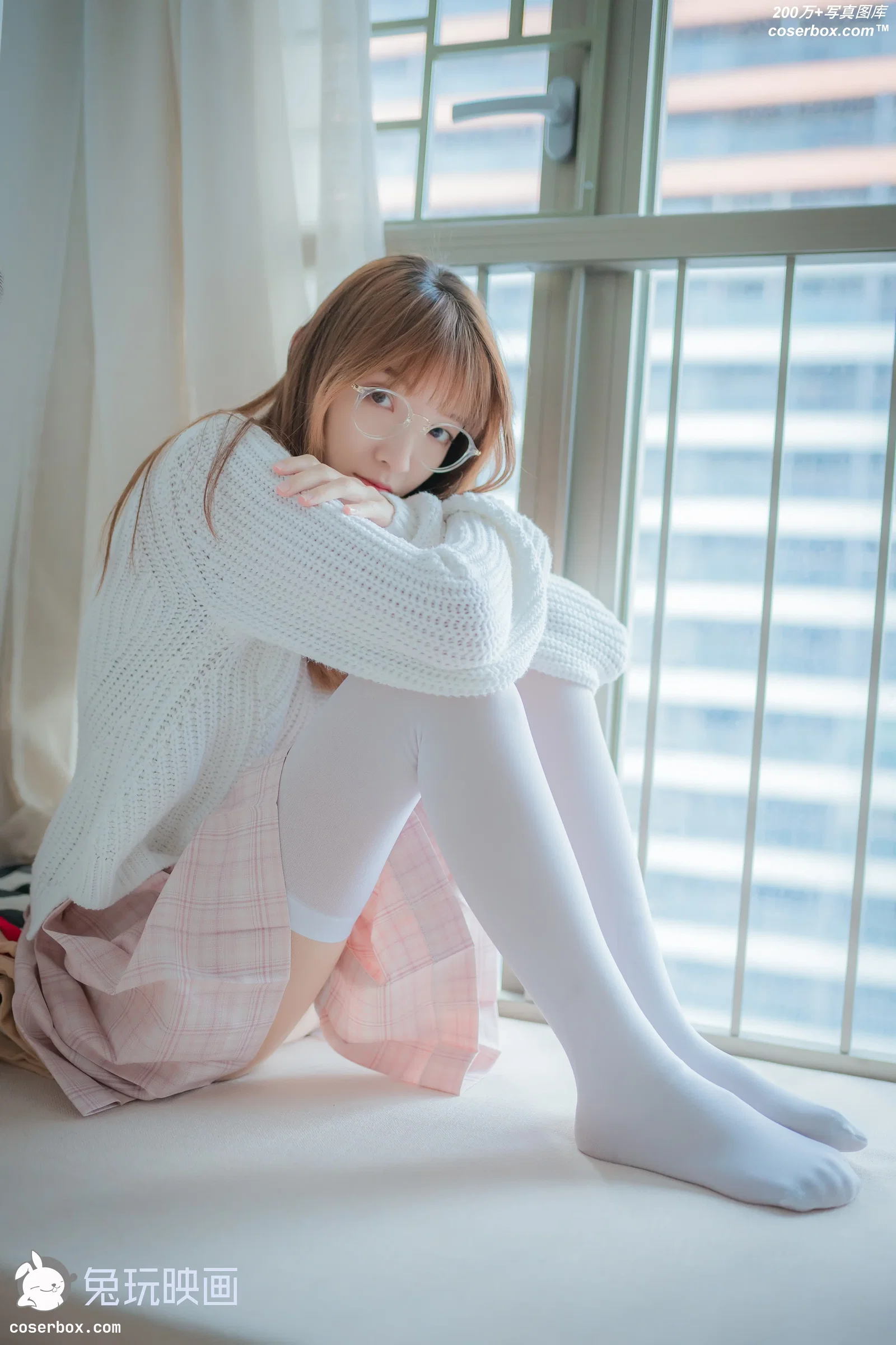 B86.003 粉格裙的眼镜娘 [44P-392MB]