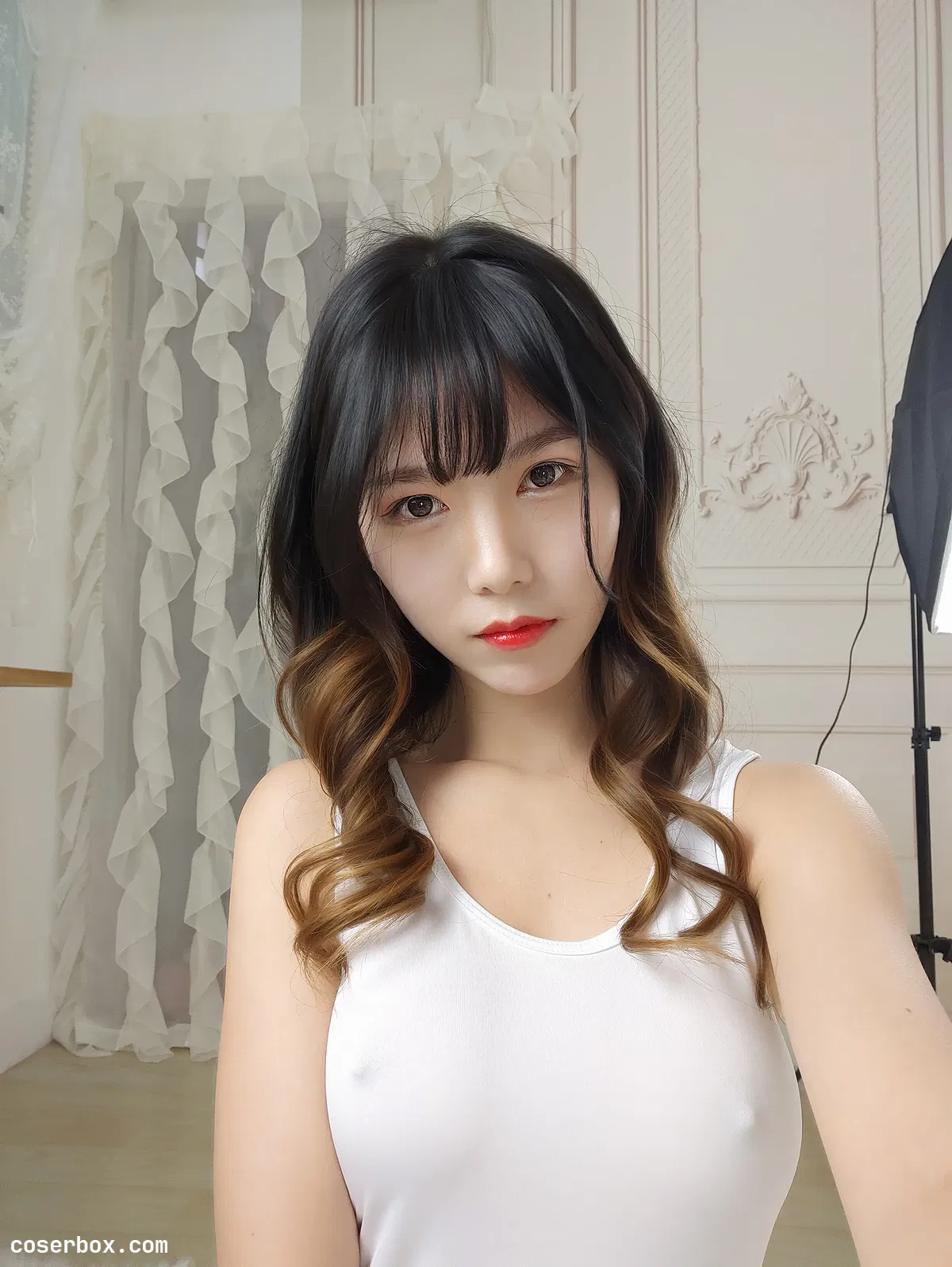 抖娘-利世 NO.008 白色死库水激凸自拍 - 2