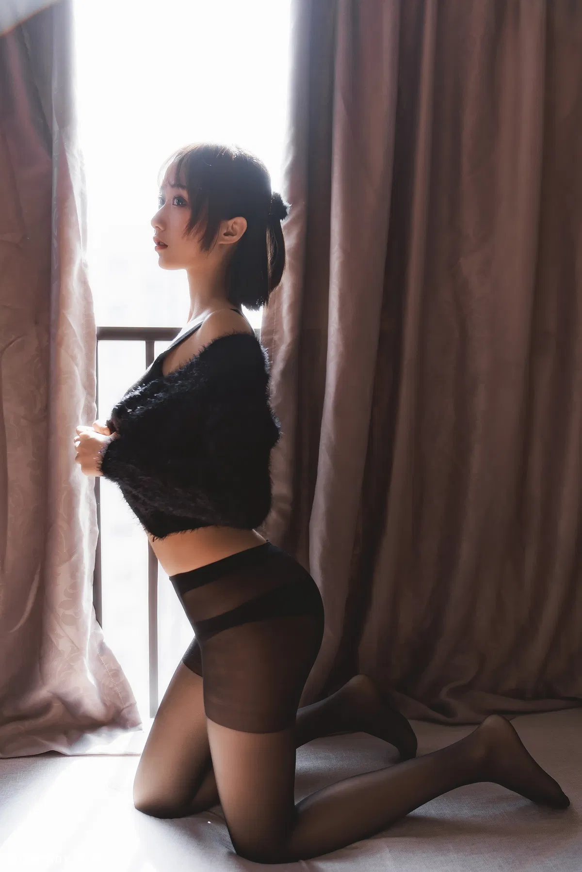 木绵绵owo NO.023 黑丝私房 - 1